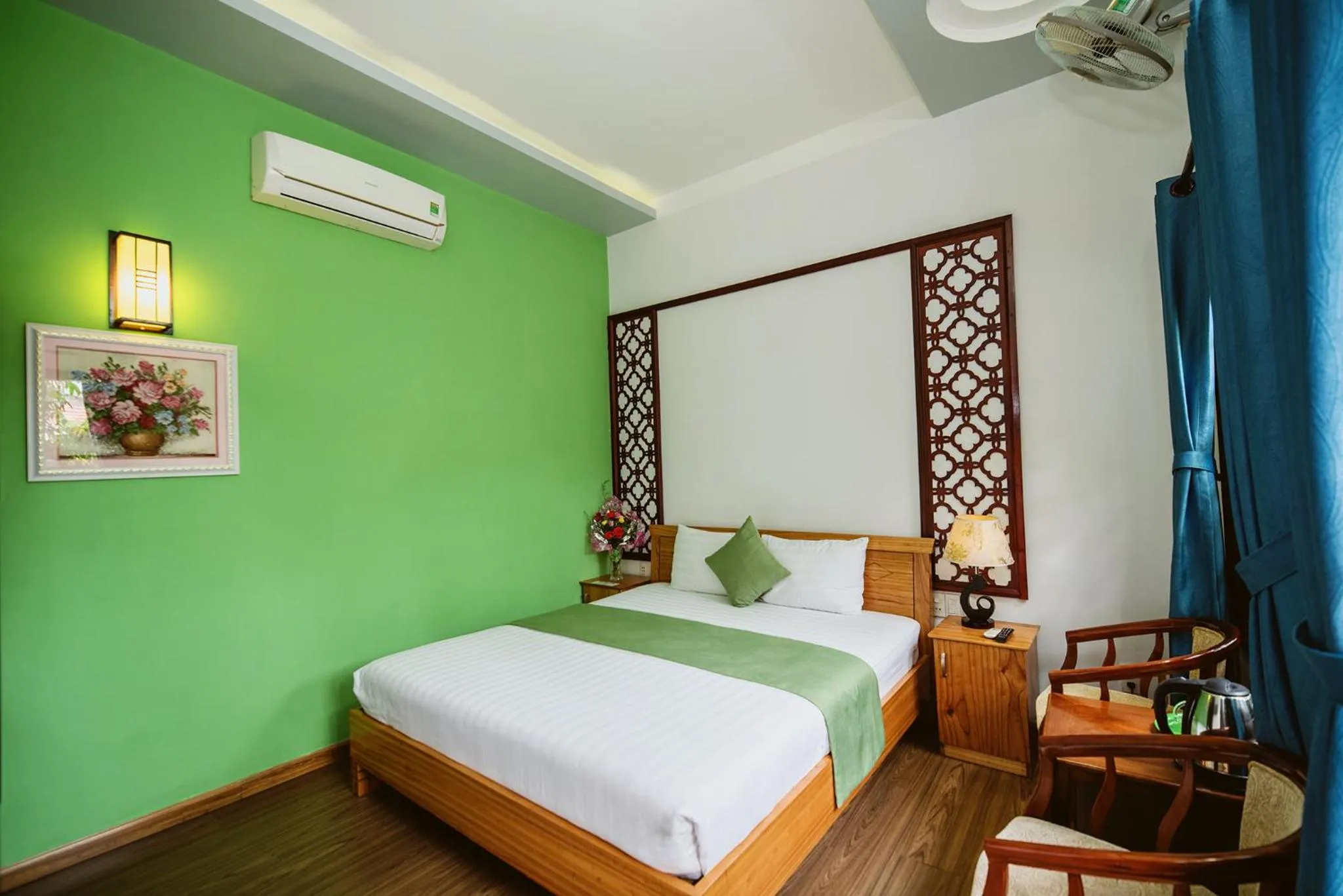 Bed in Tue Tam Garden Villa