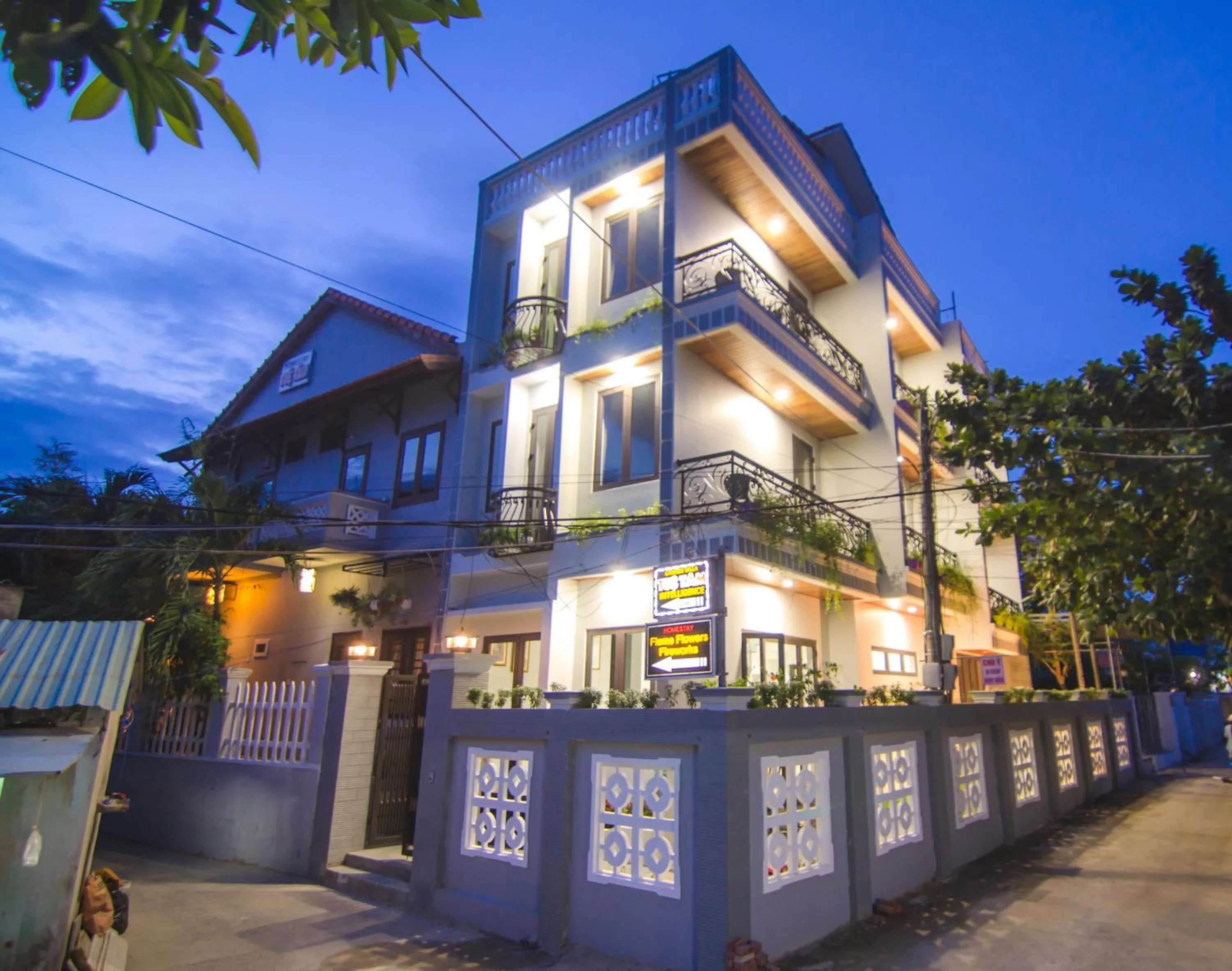 Facade/entrance in Tue Tam Garden Villa