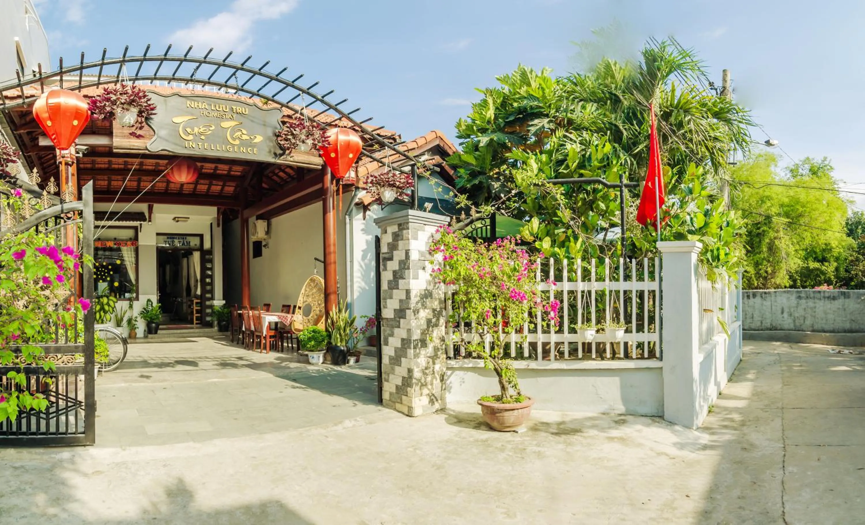 Facade/entrance in Tue Tam Garden Villa