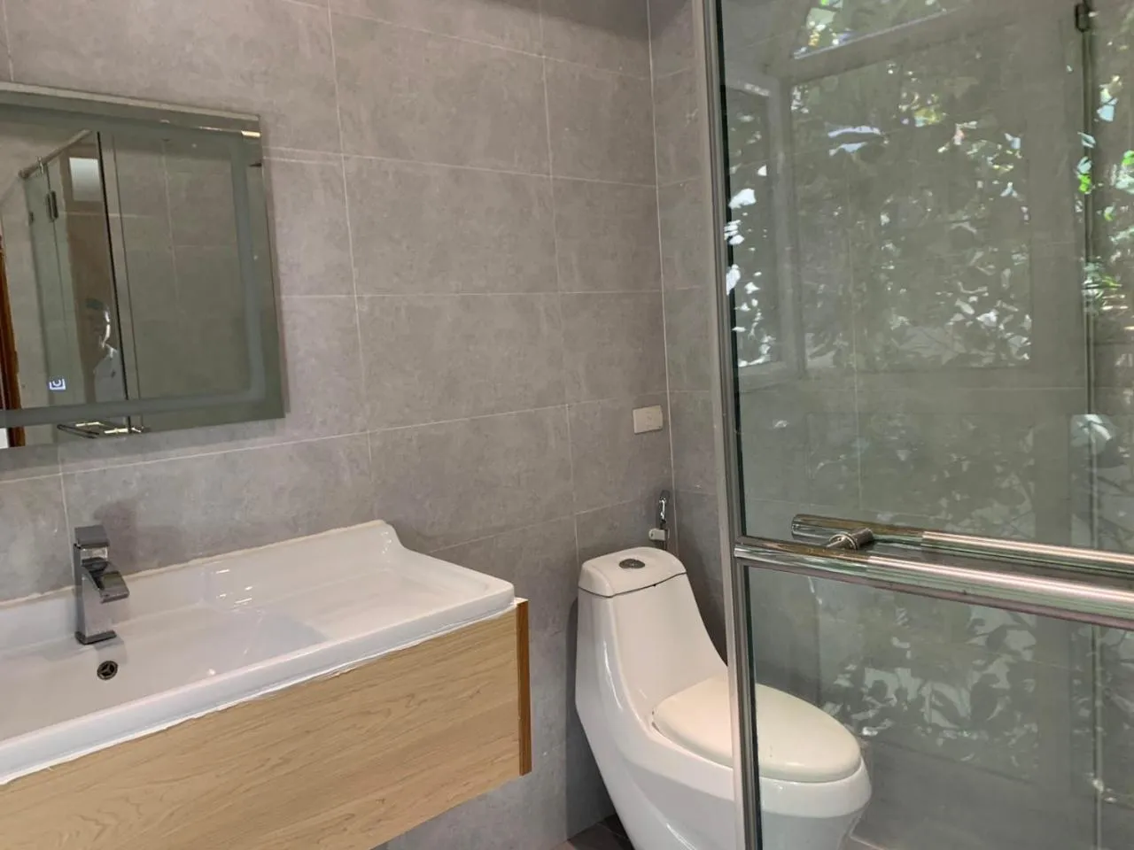 Toilet in Benzen Villas Nha Trang