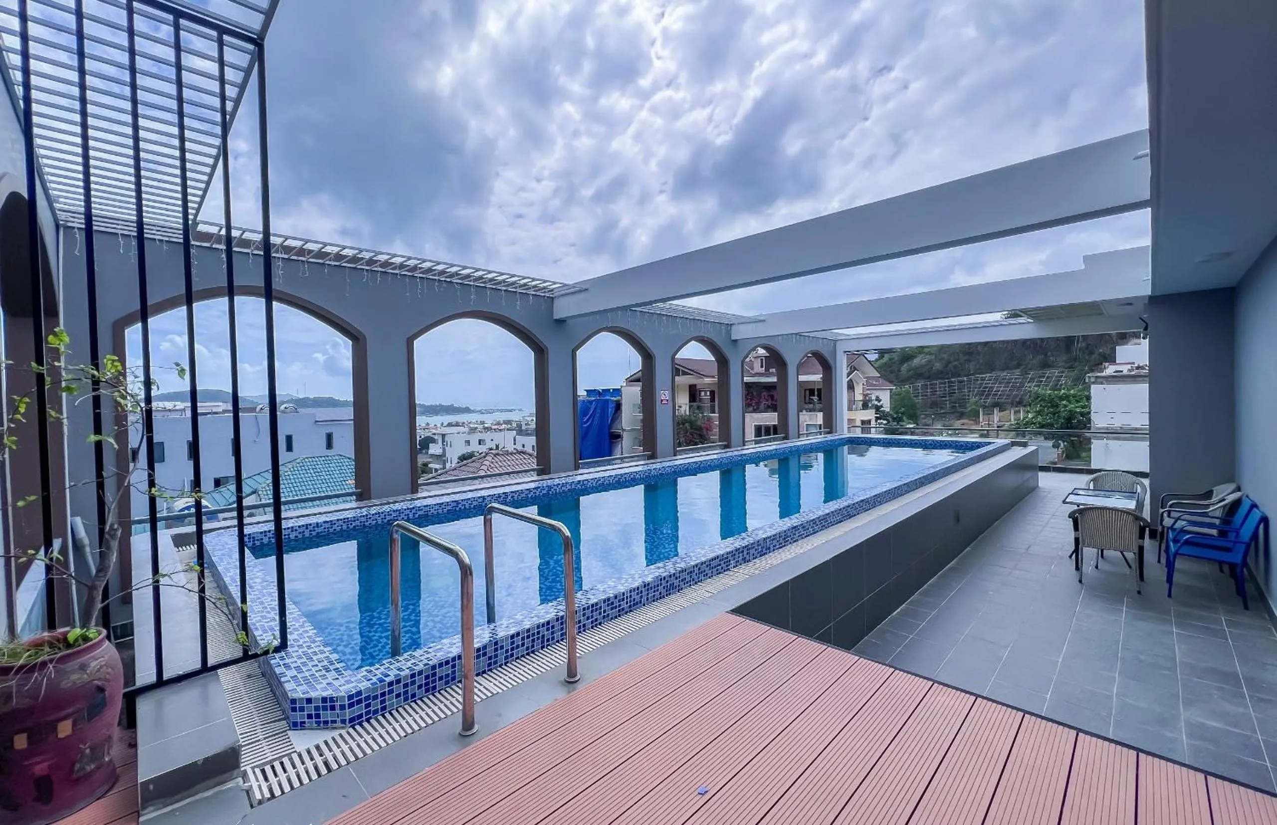 Swimming pool in Benzen Villas Nha Trang