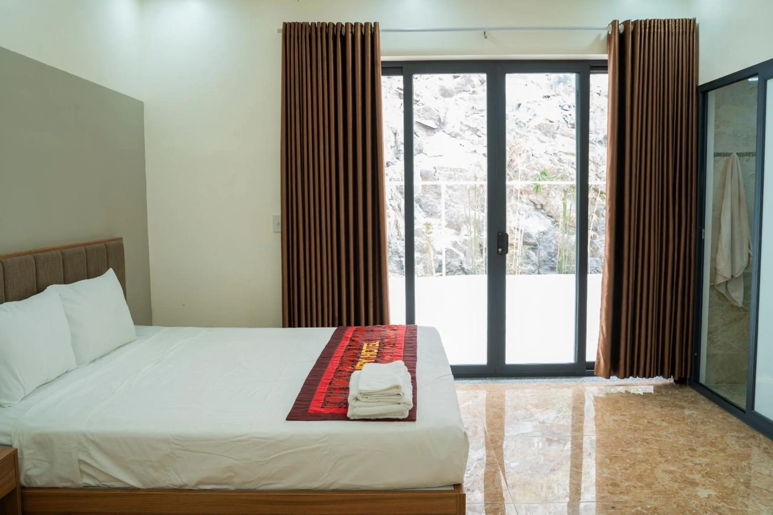 Bed in Benzen Villas Nha Trang
