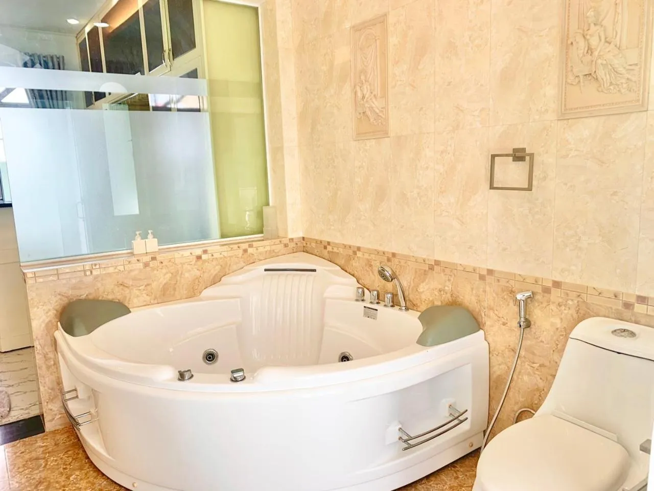 Bath in Benzen Villas Nha Trang