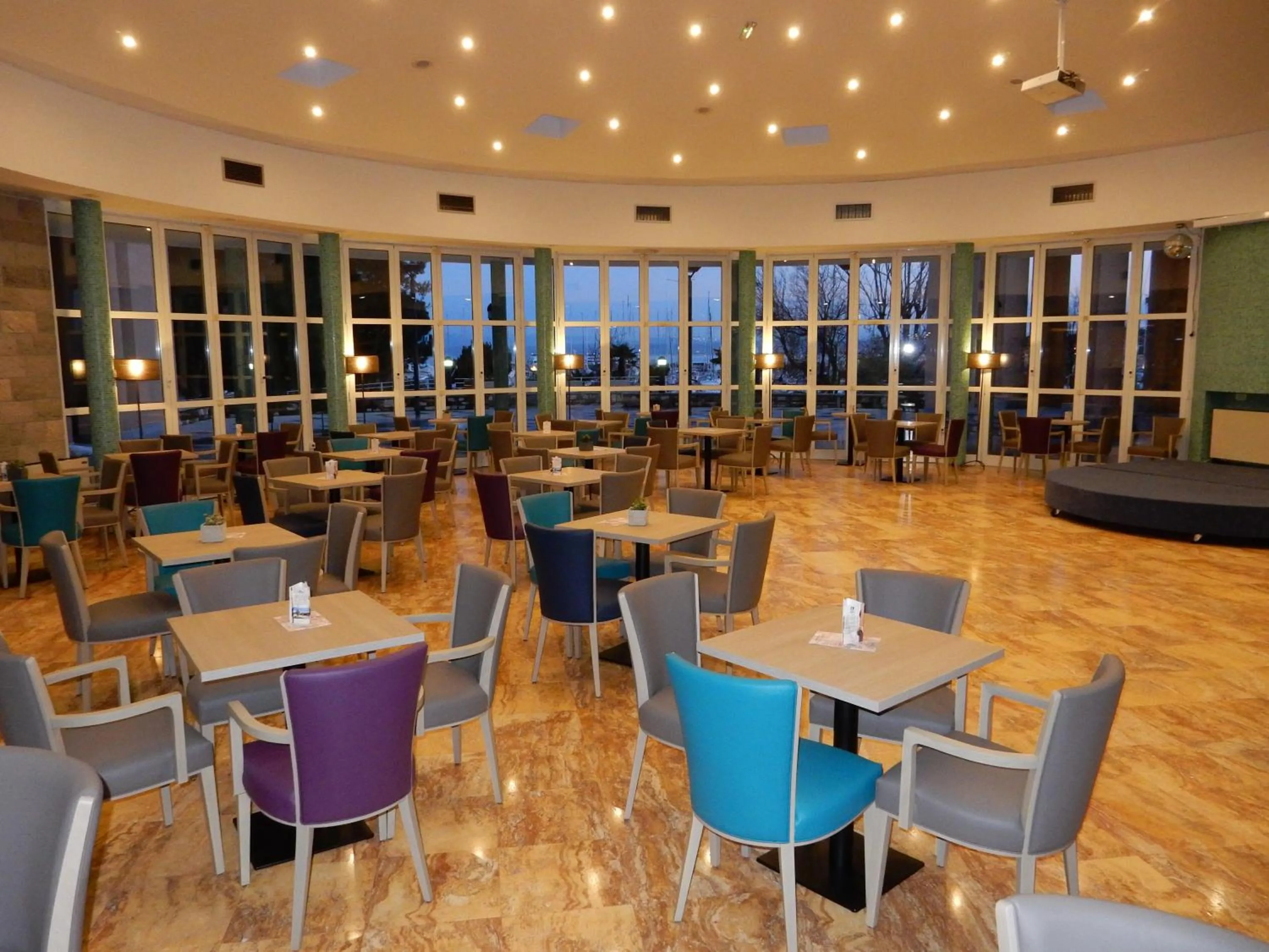 Lounge or bar in Hotel Delfin