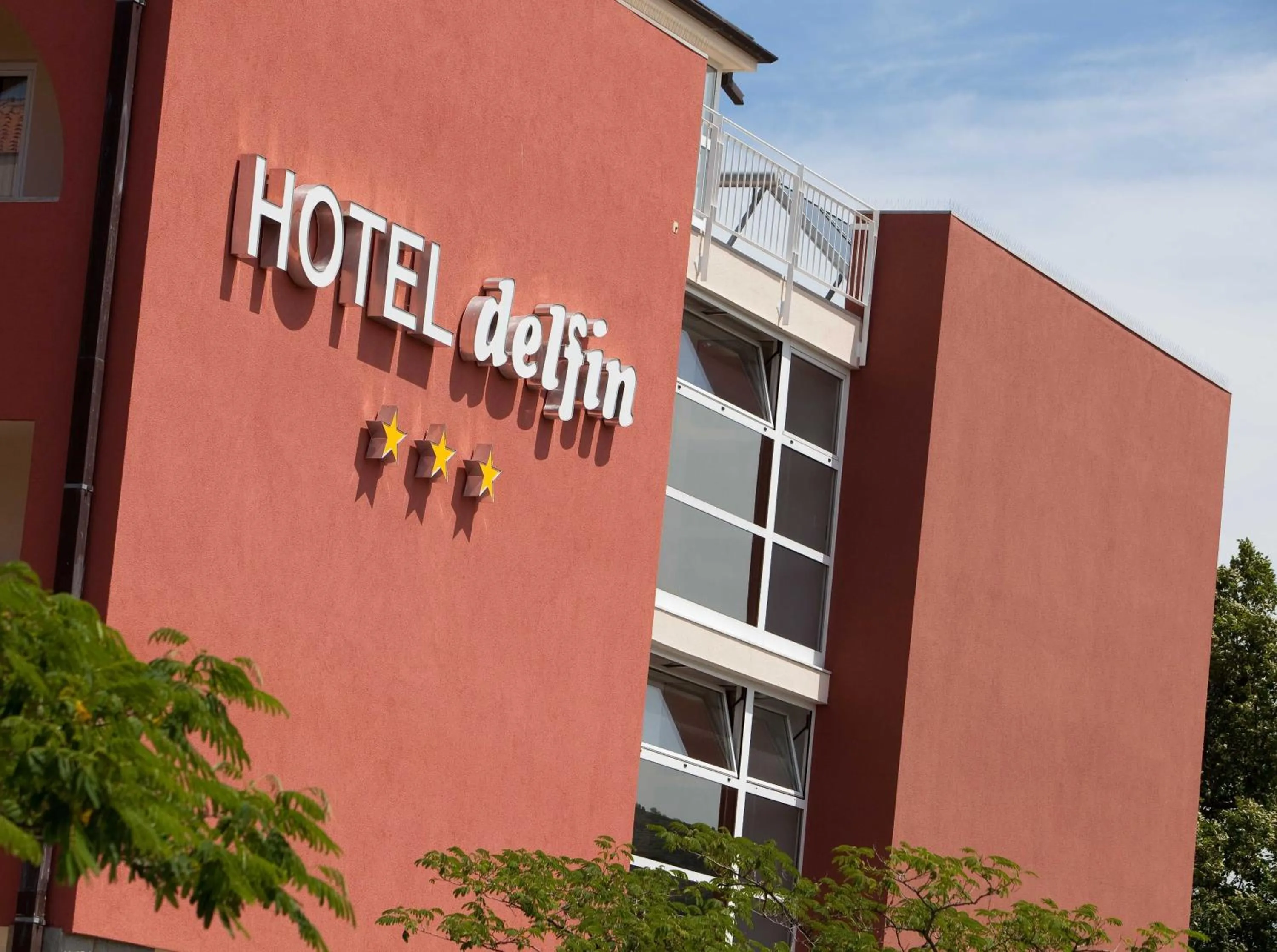 Facade/entrance in Hotel Delfin