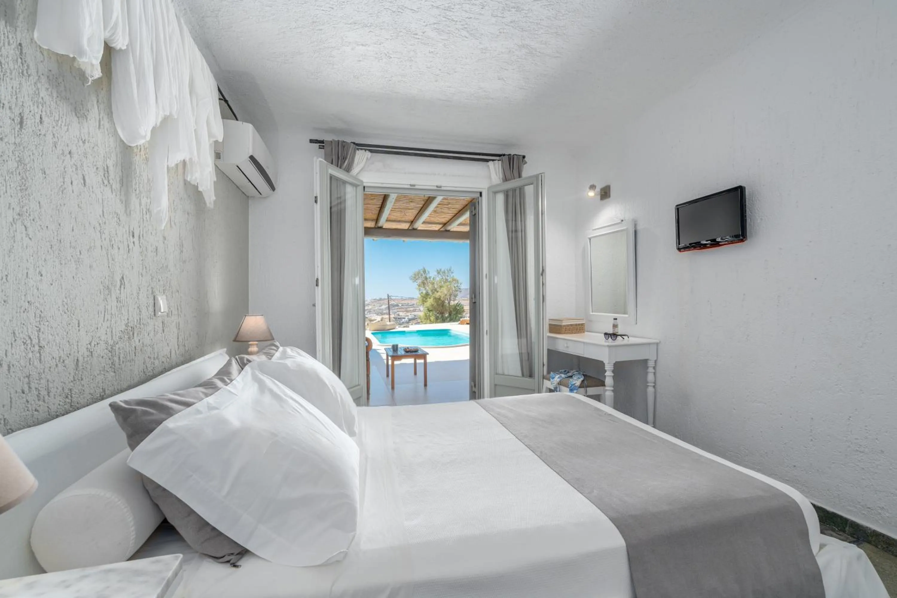 Bed in Thalasses Villas