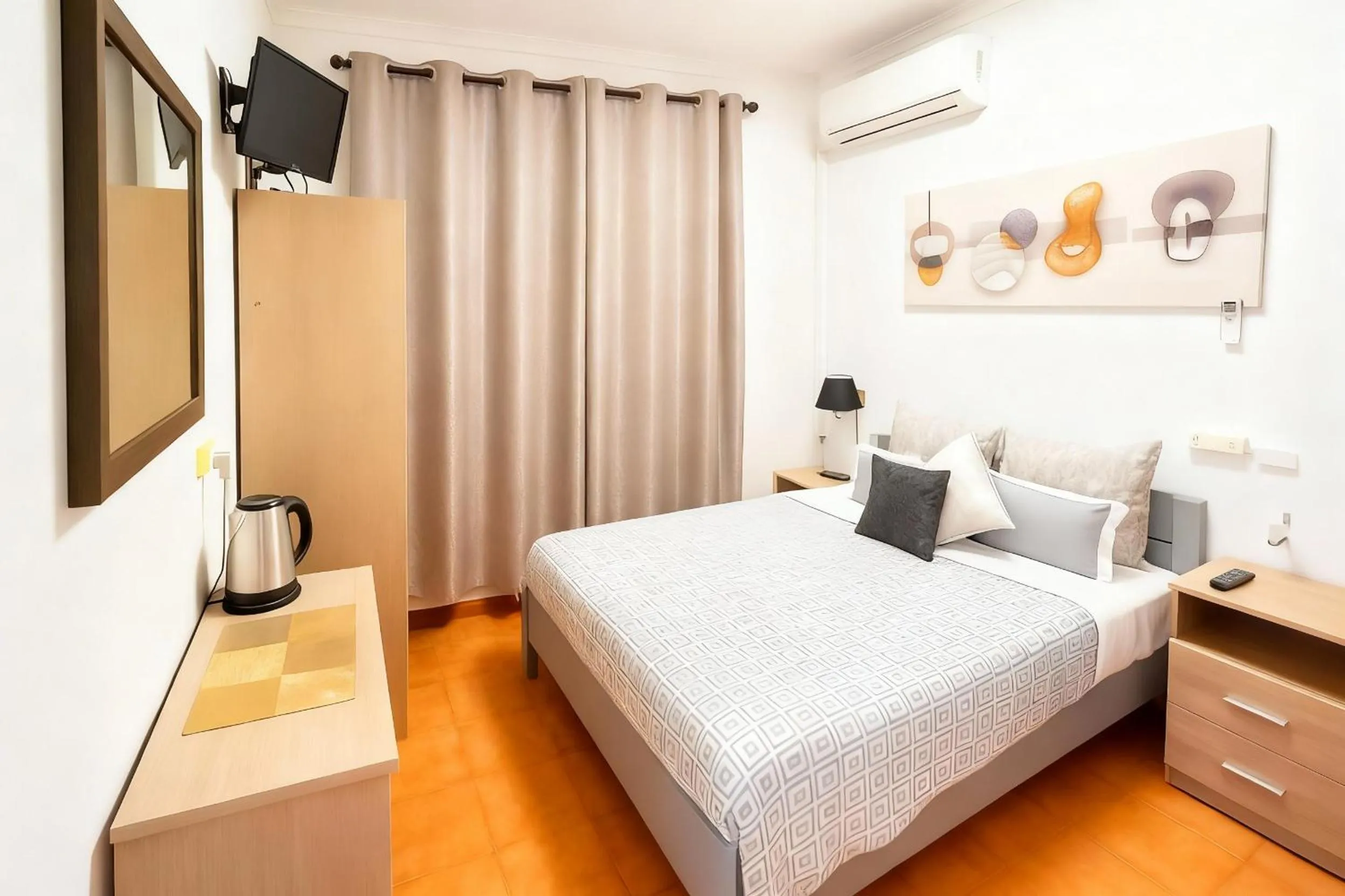 Bed in ALOJAMENTO ELVAS LUSO ESPANHOLA