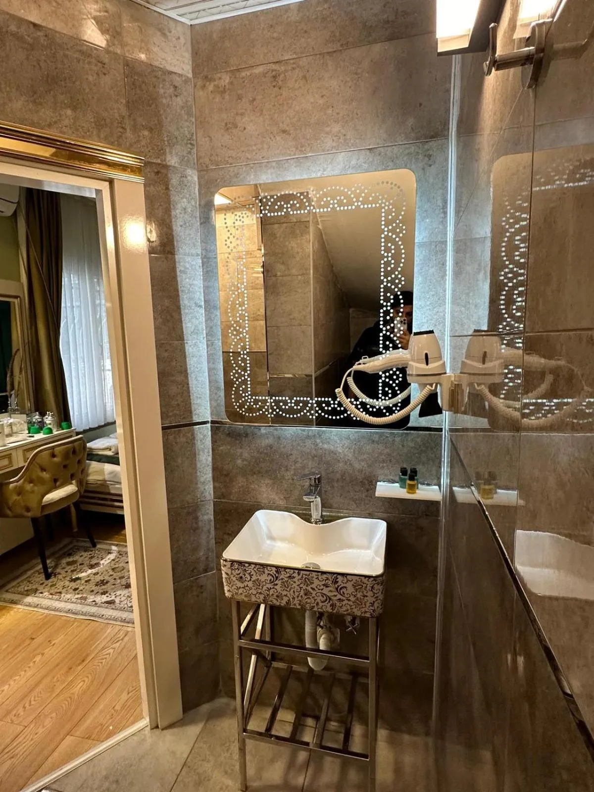 Bathroom in Whıte Moon Hotel Suites