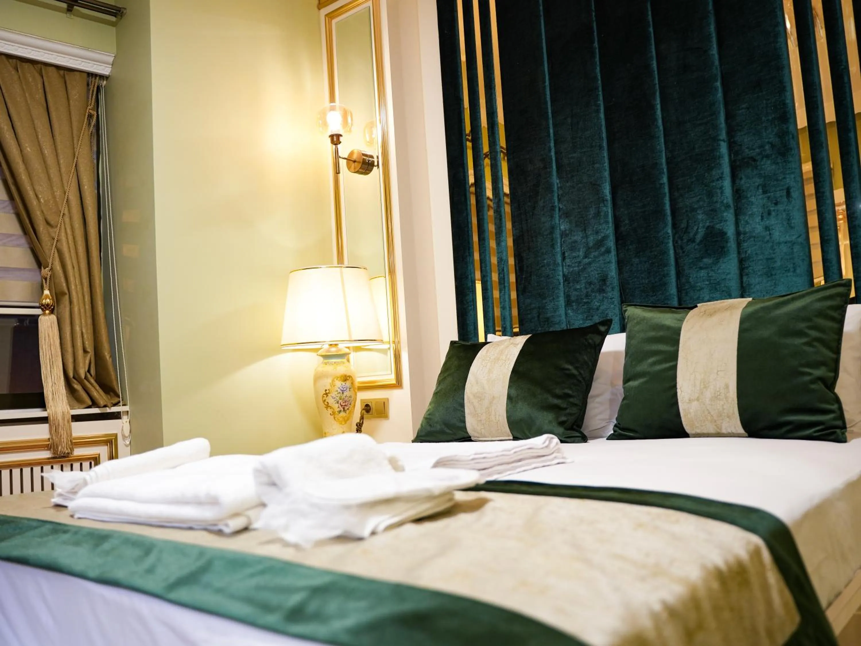 Bedroom, Bed in Whıte Moon Hotel Suites