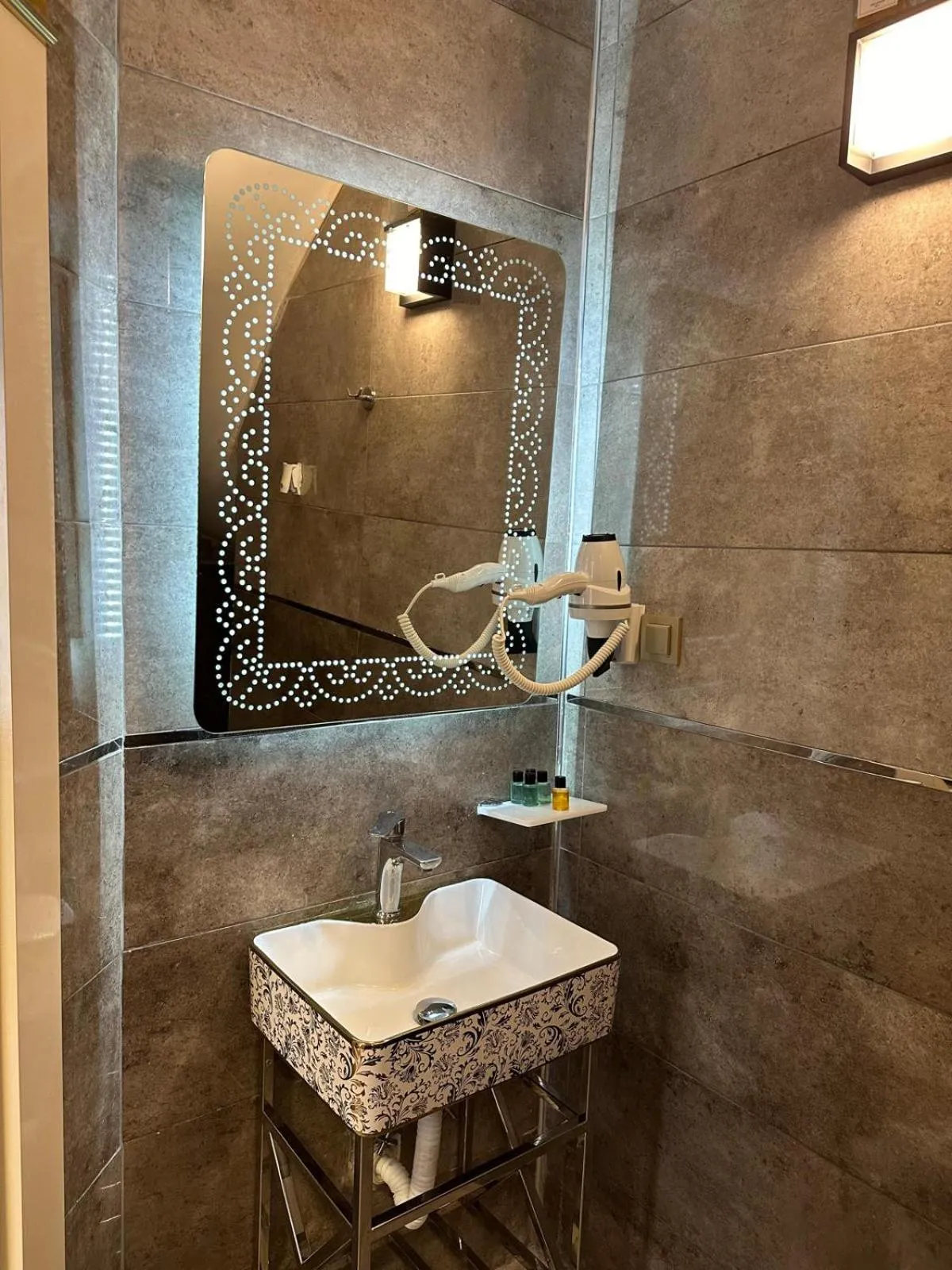 Bathroom in Whıte Moon Hotel Suites