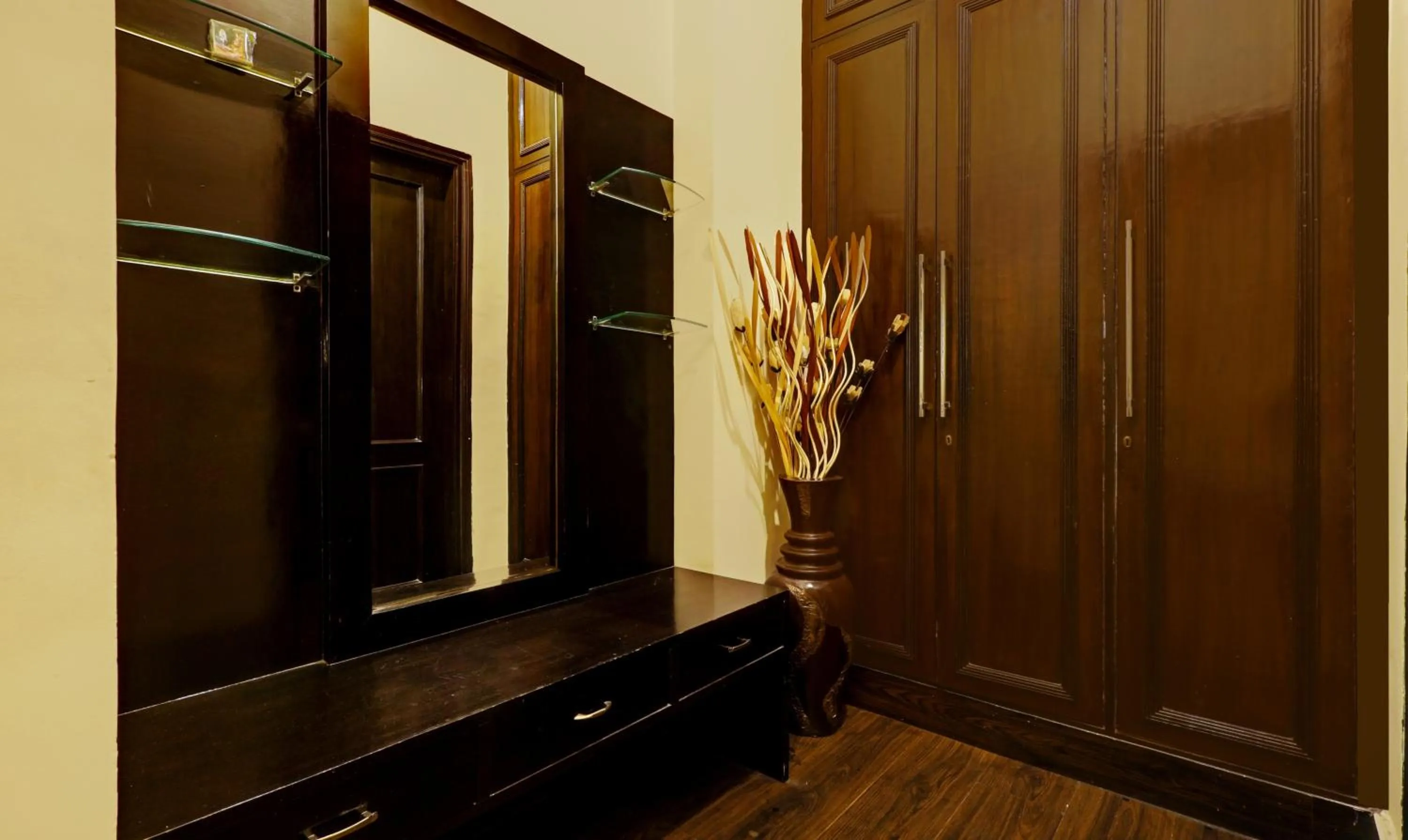 wardrobe in Itsy Hotels Connaught Mews