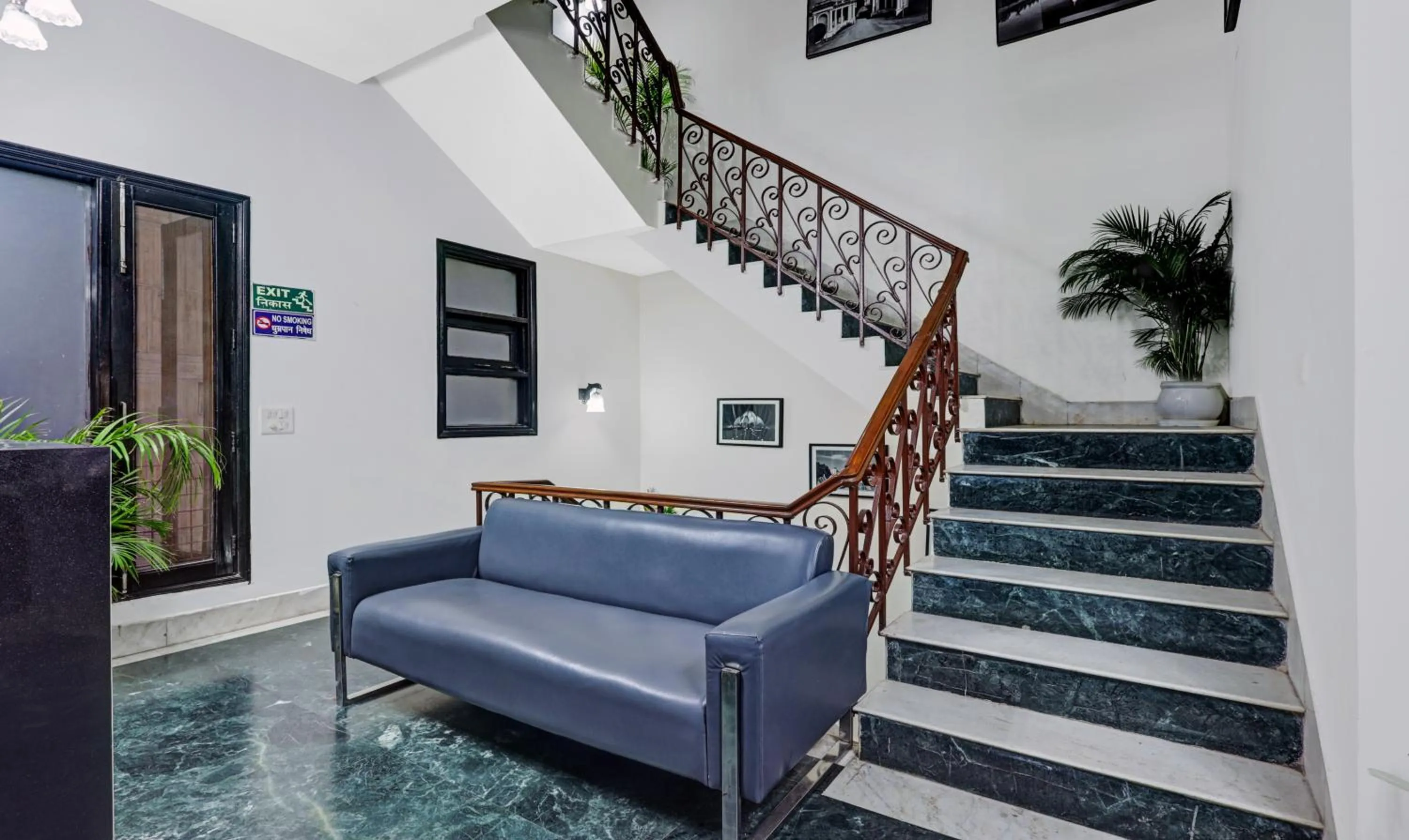 Seating area in Itsy Hotels Connaught Mews