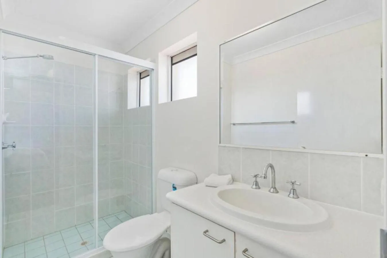 Bay Lodge - Private Apartments Hosted by Coastal Letting Co.