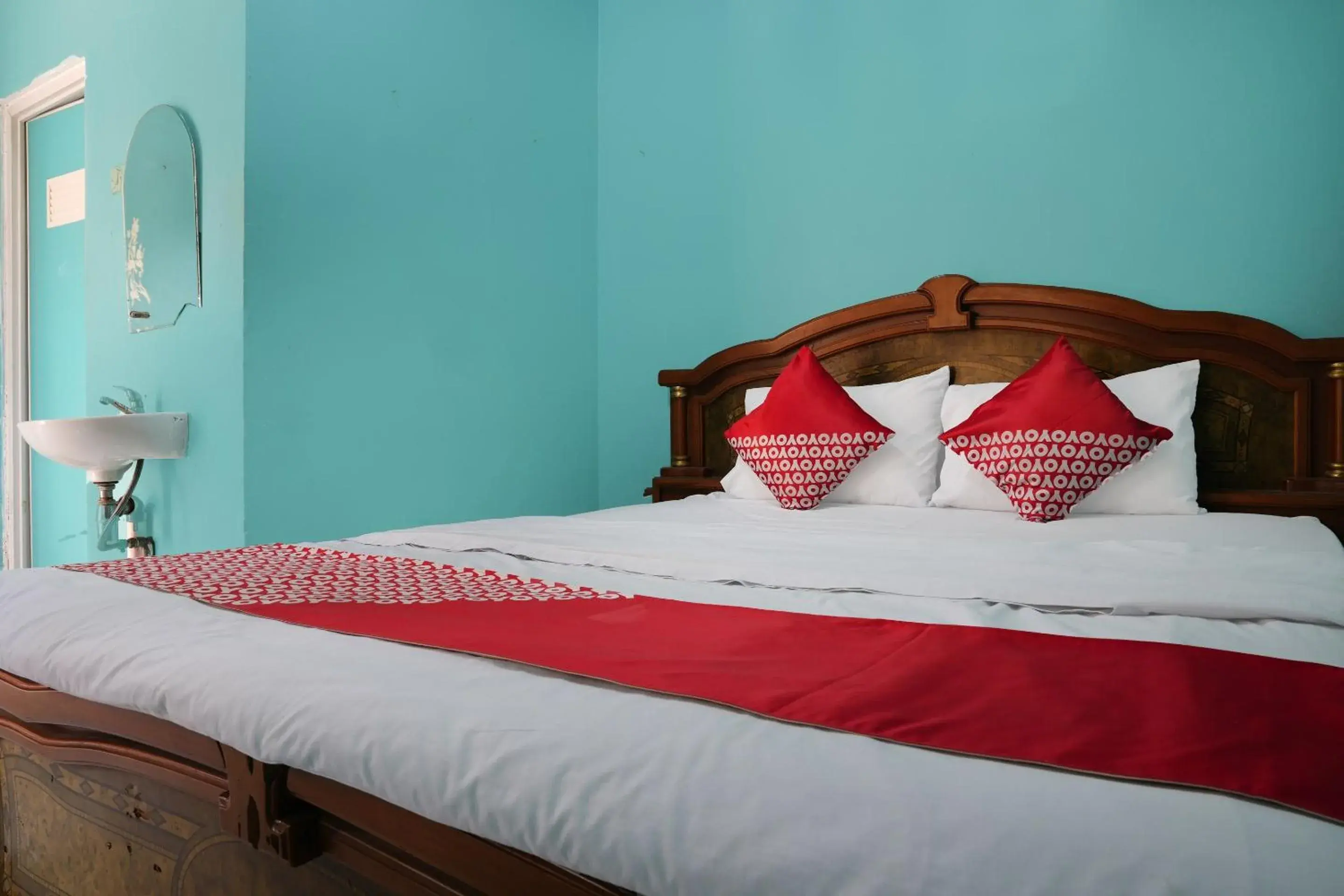 Standard Double Room in Hotel O Penginapan Raja Standard Double Room in Hotel O Penginapan Raja