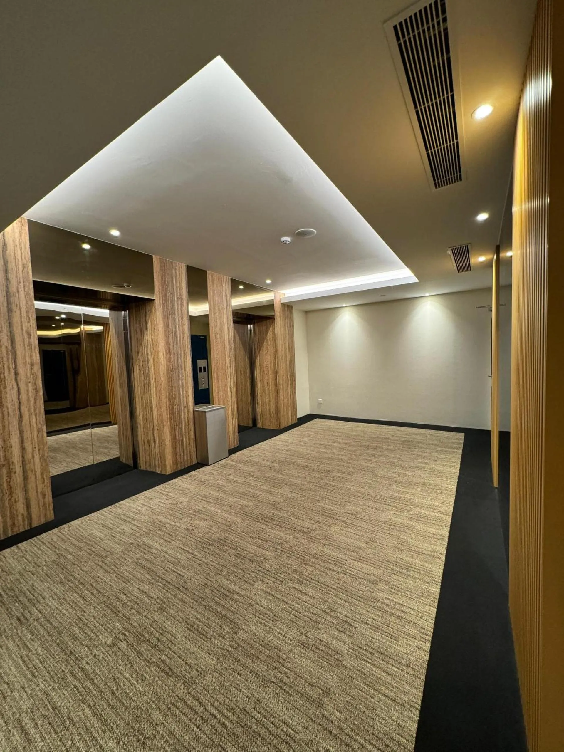 Area and facilities, Bed in Le'genda Hotel