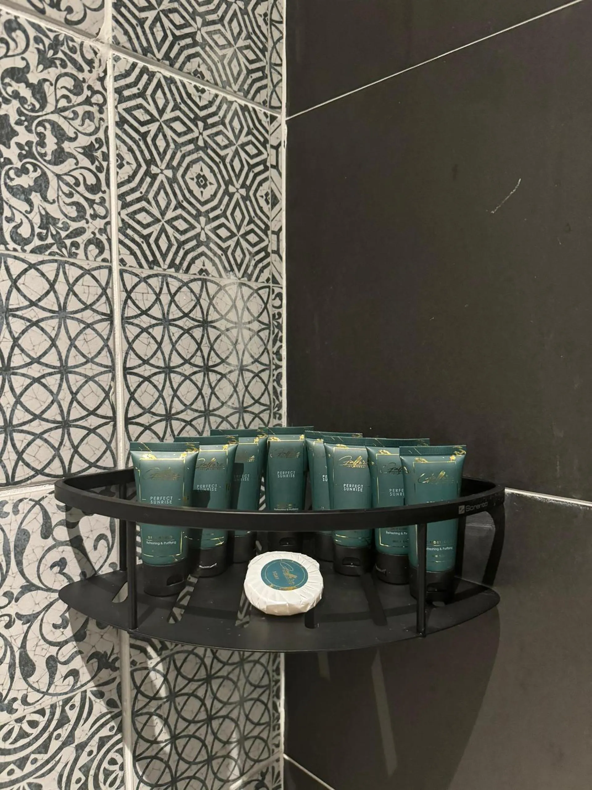 Toilet in Le'genda Hotel