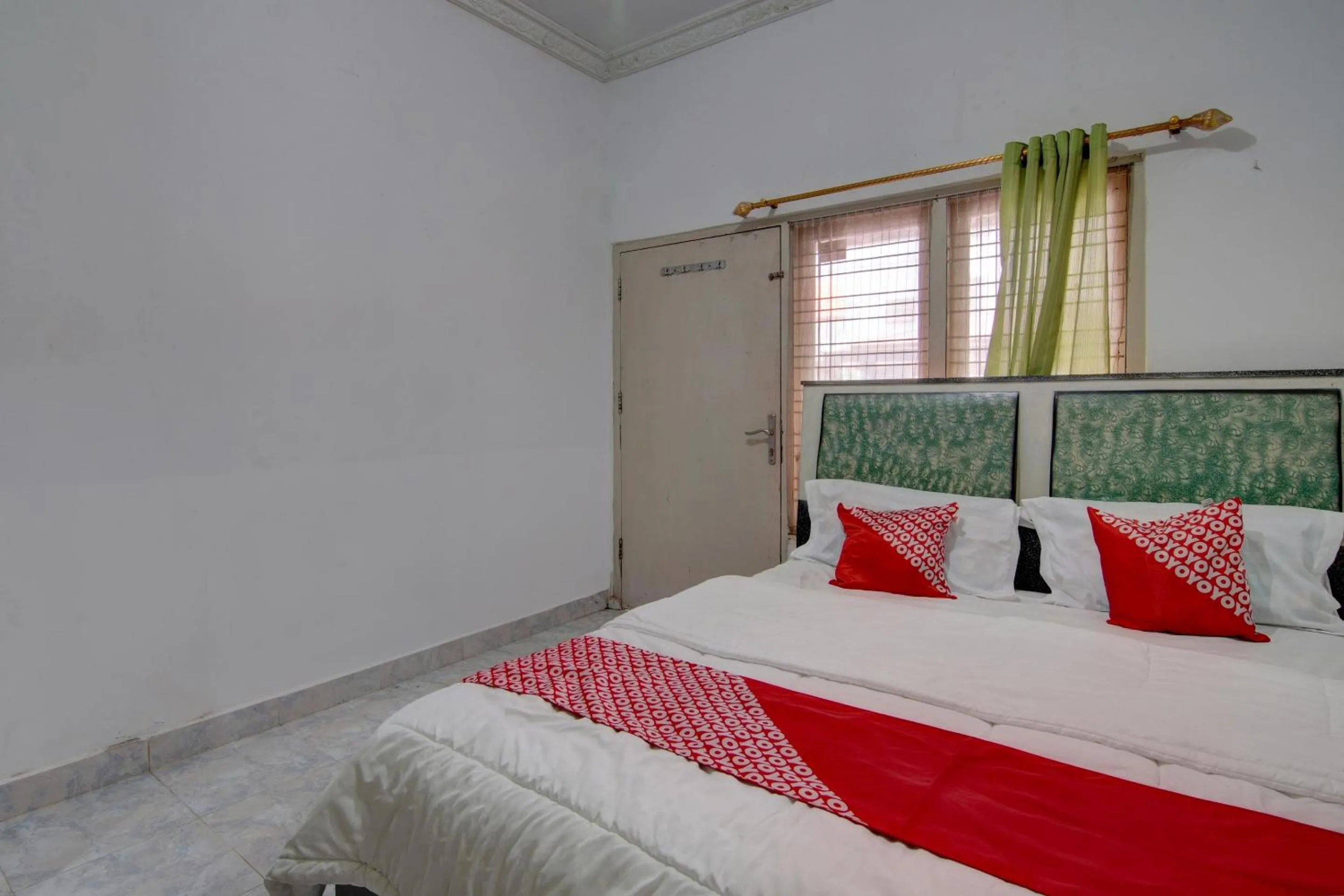 Bedroom, Bed in OYO 92833 Penginapan Syariah