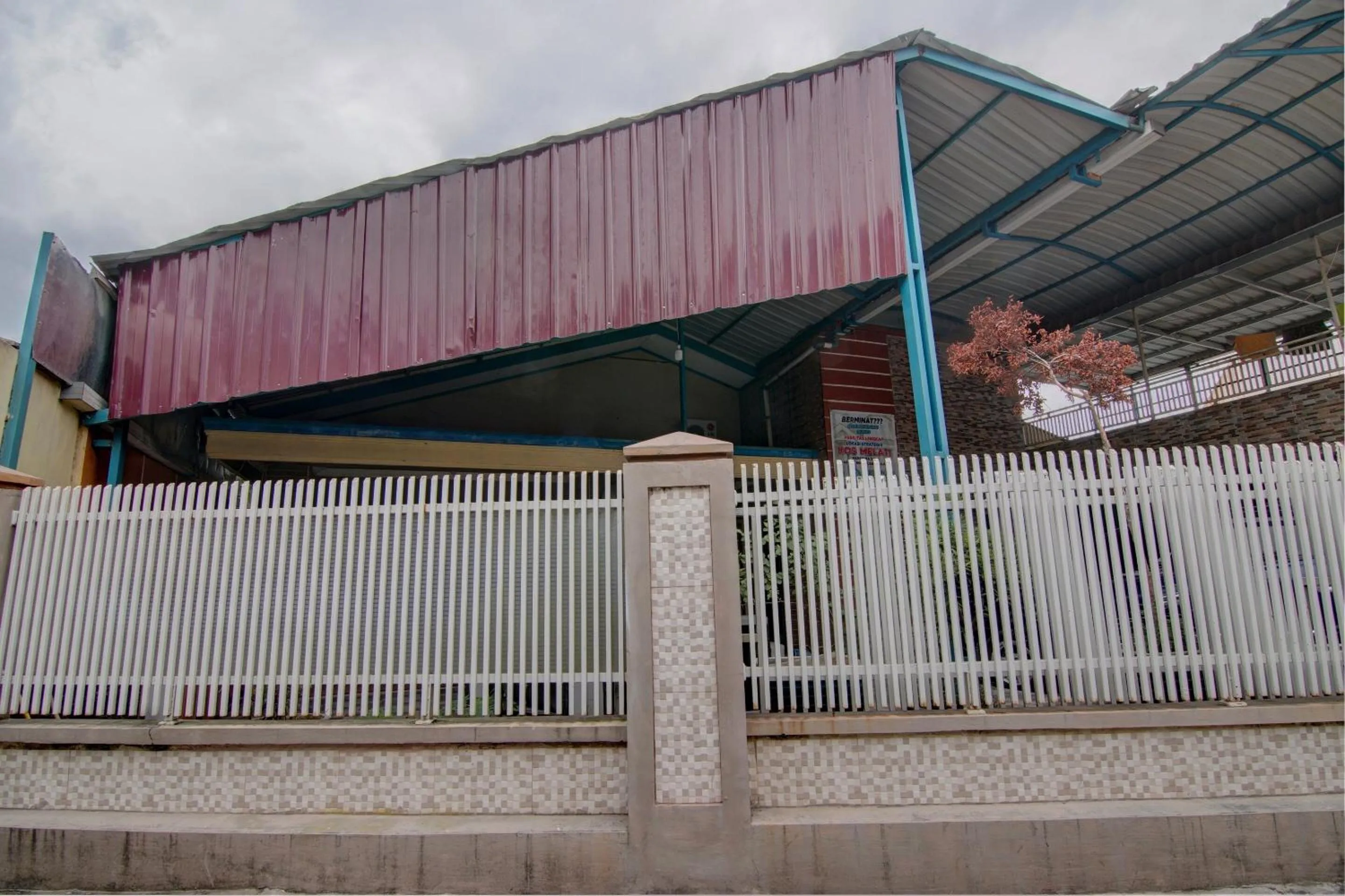 Facade/entrance in OYO 92833 Penginapan Syariah