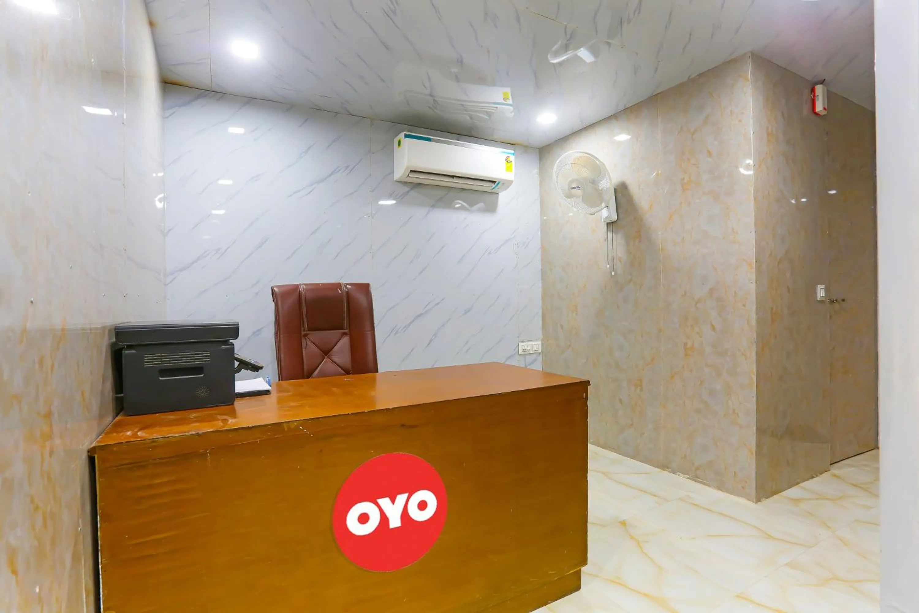 Lobby or reception in Hotel O Happy Hours