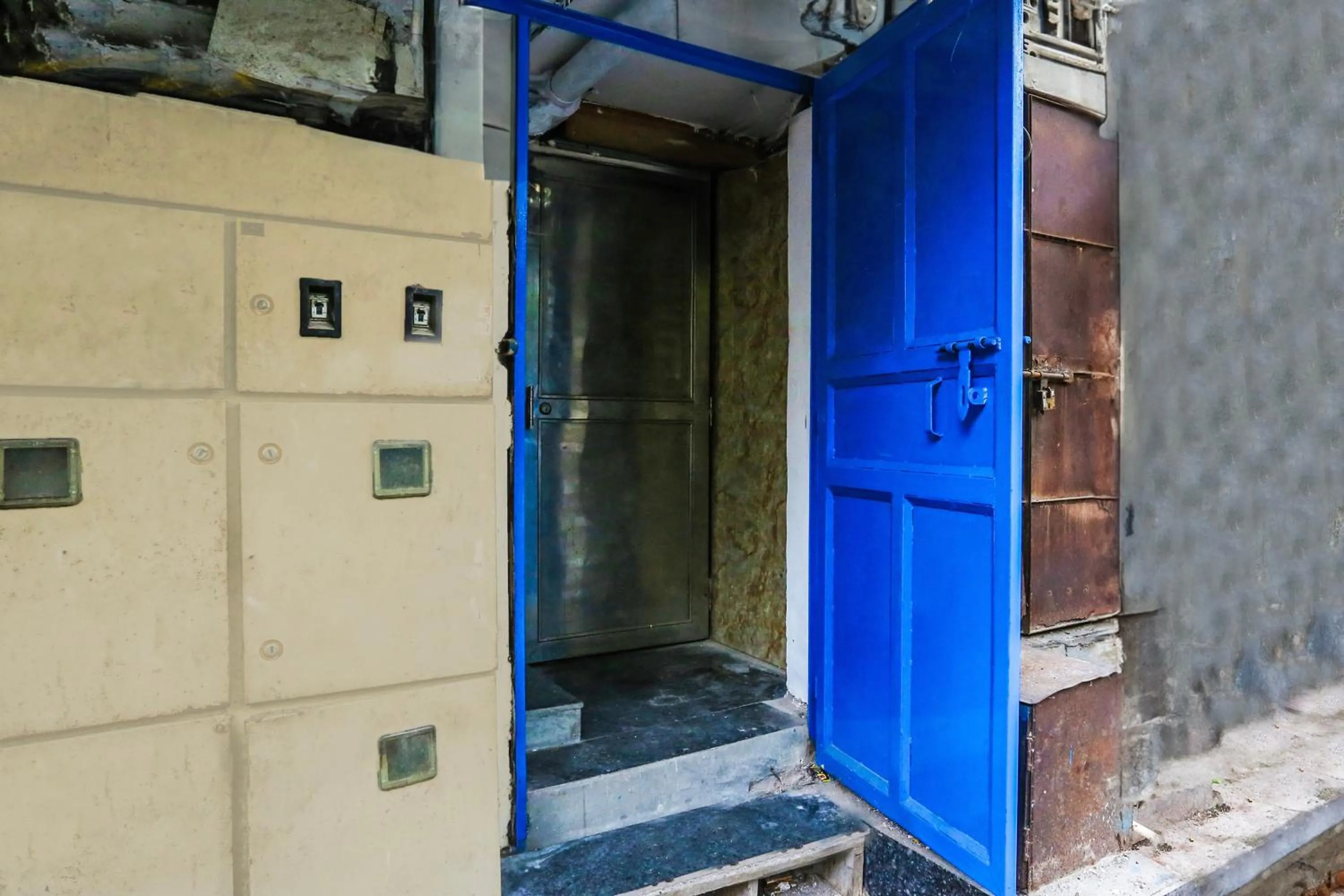 Facade/entrance in Hotel O Happy Hours