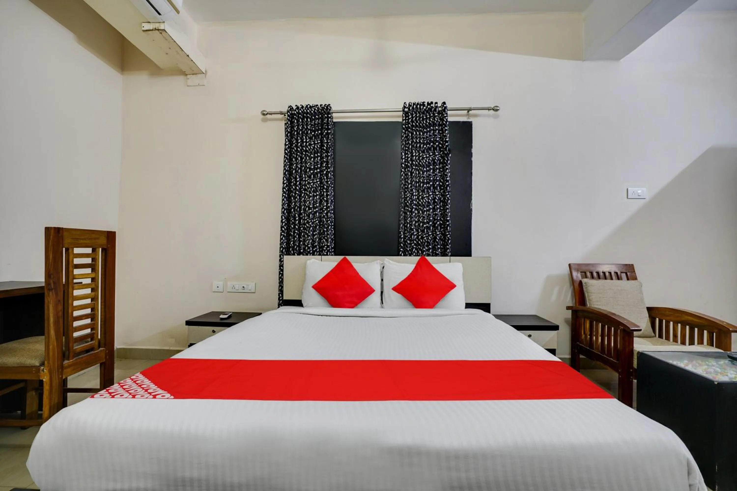 Bedroom in OYO Flagship Arrows Tourist Home
