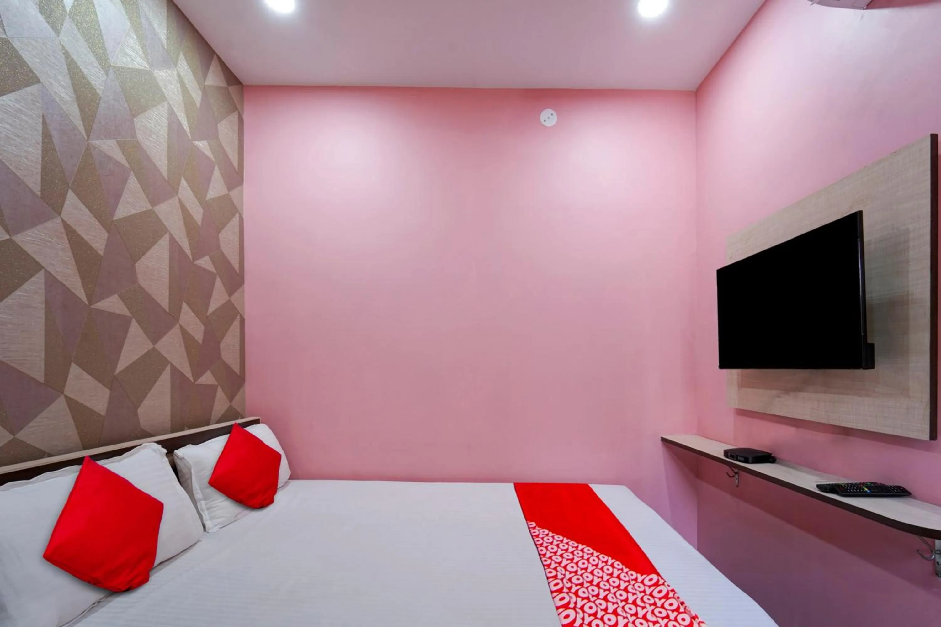 Bedroom in Hotel O Jai Jagannath Inn