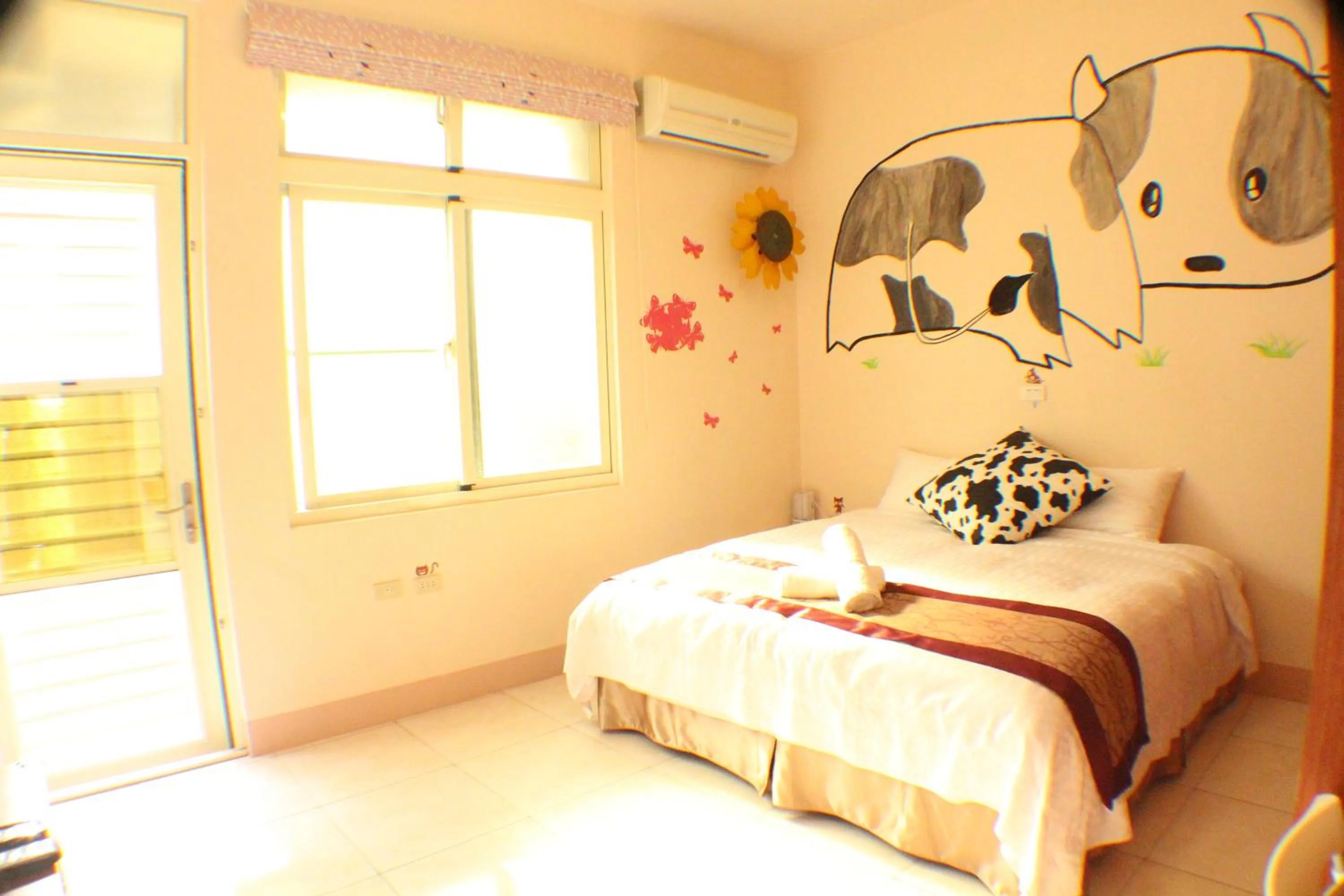 Photo of the whole room, Bed in Wish Dream