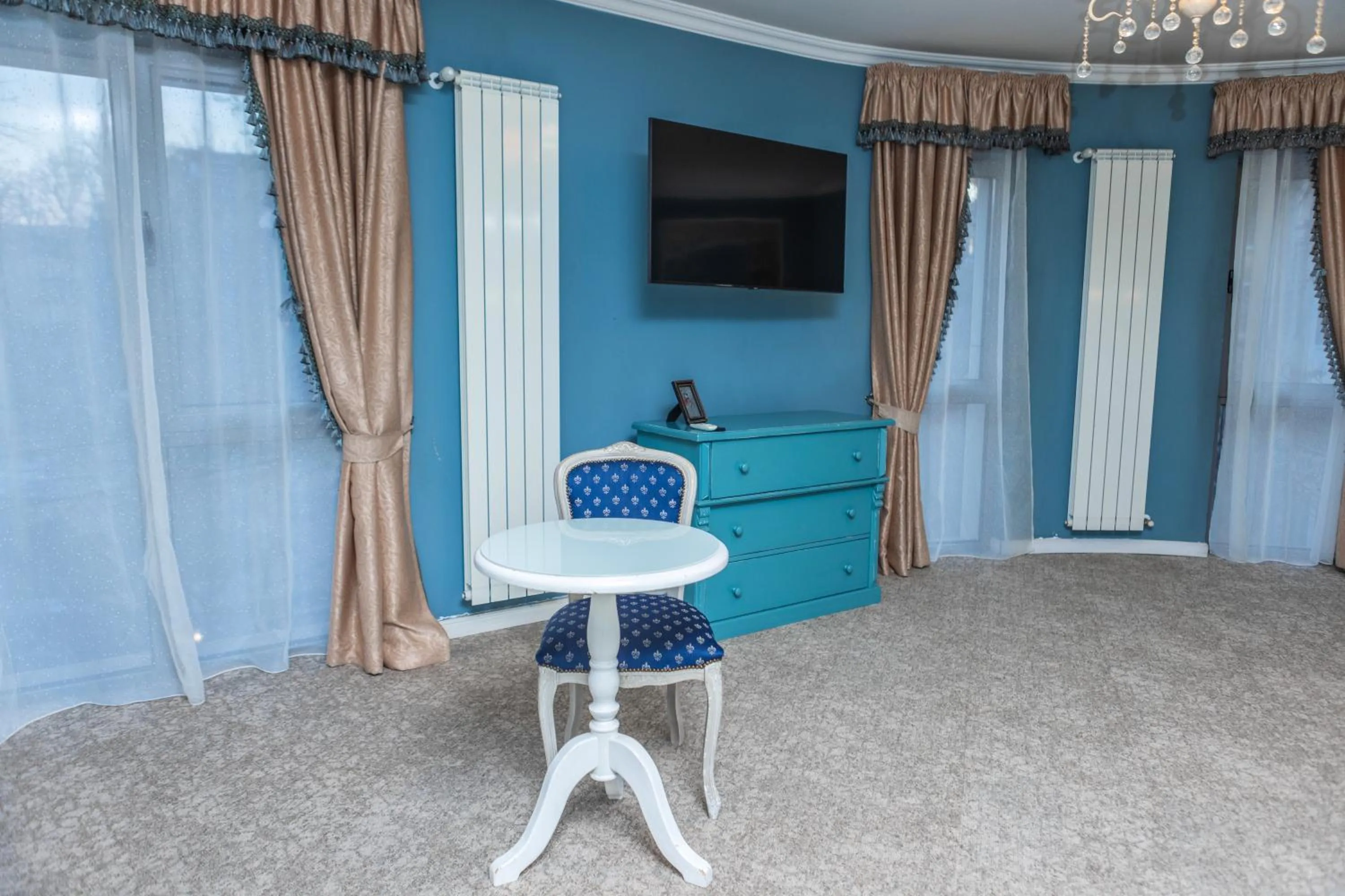 TV and multimedia in Villa Boutique Lafayette