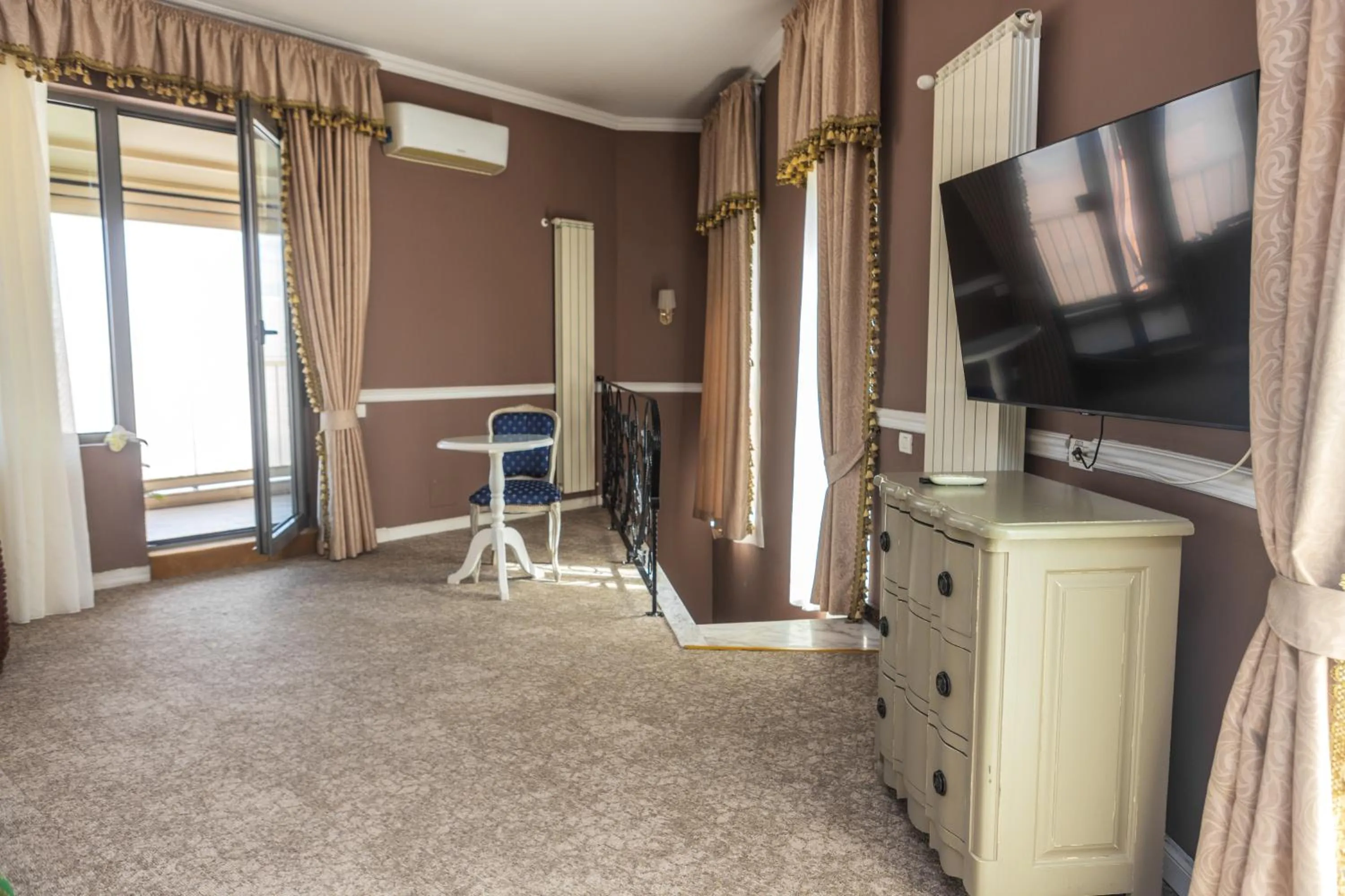 TV and multimedia in Villa Boutique Lafayette