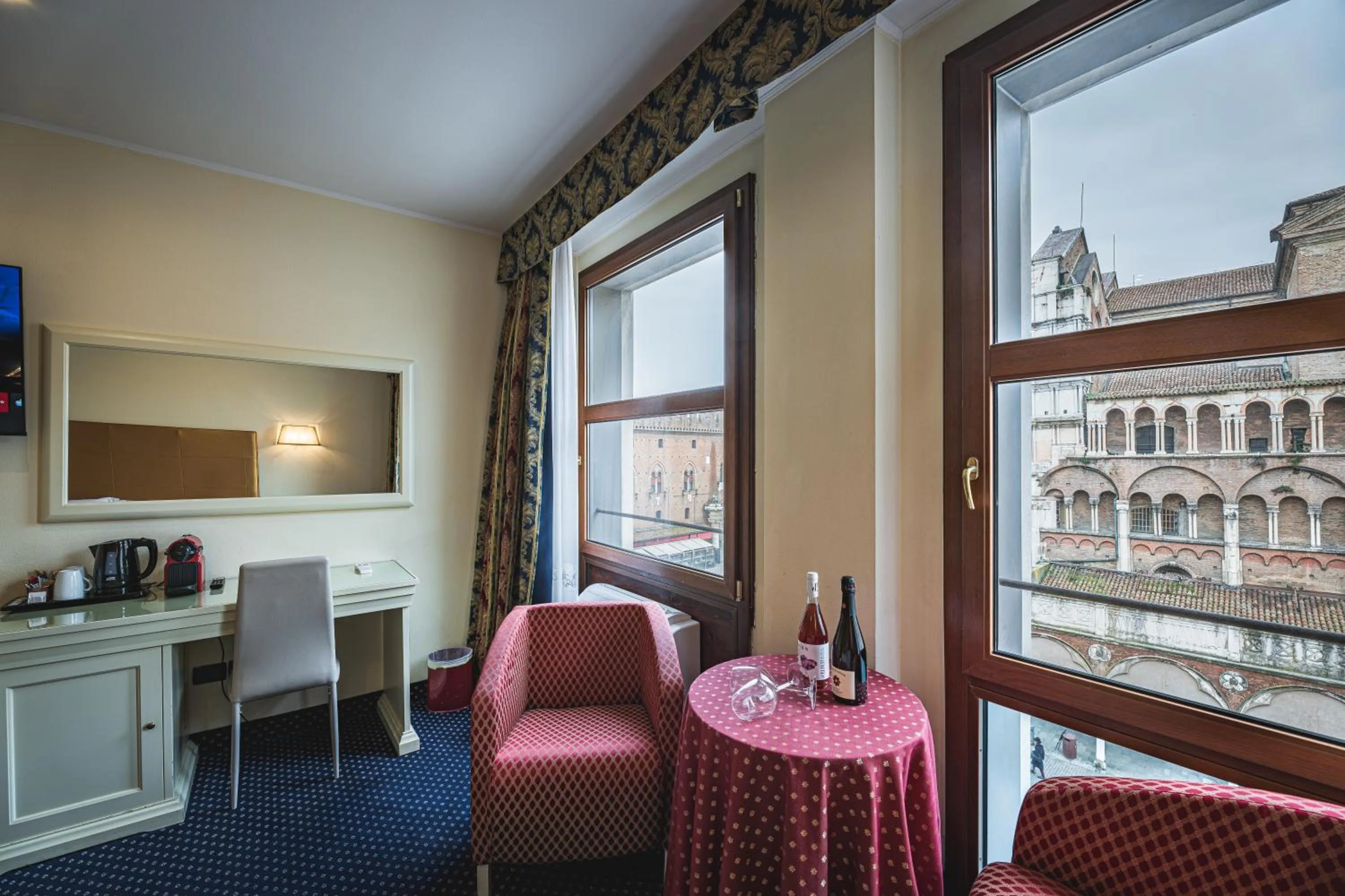 Seating area in THE DOME - Panoramic Rooms