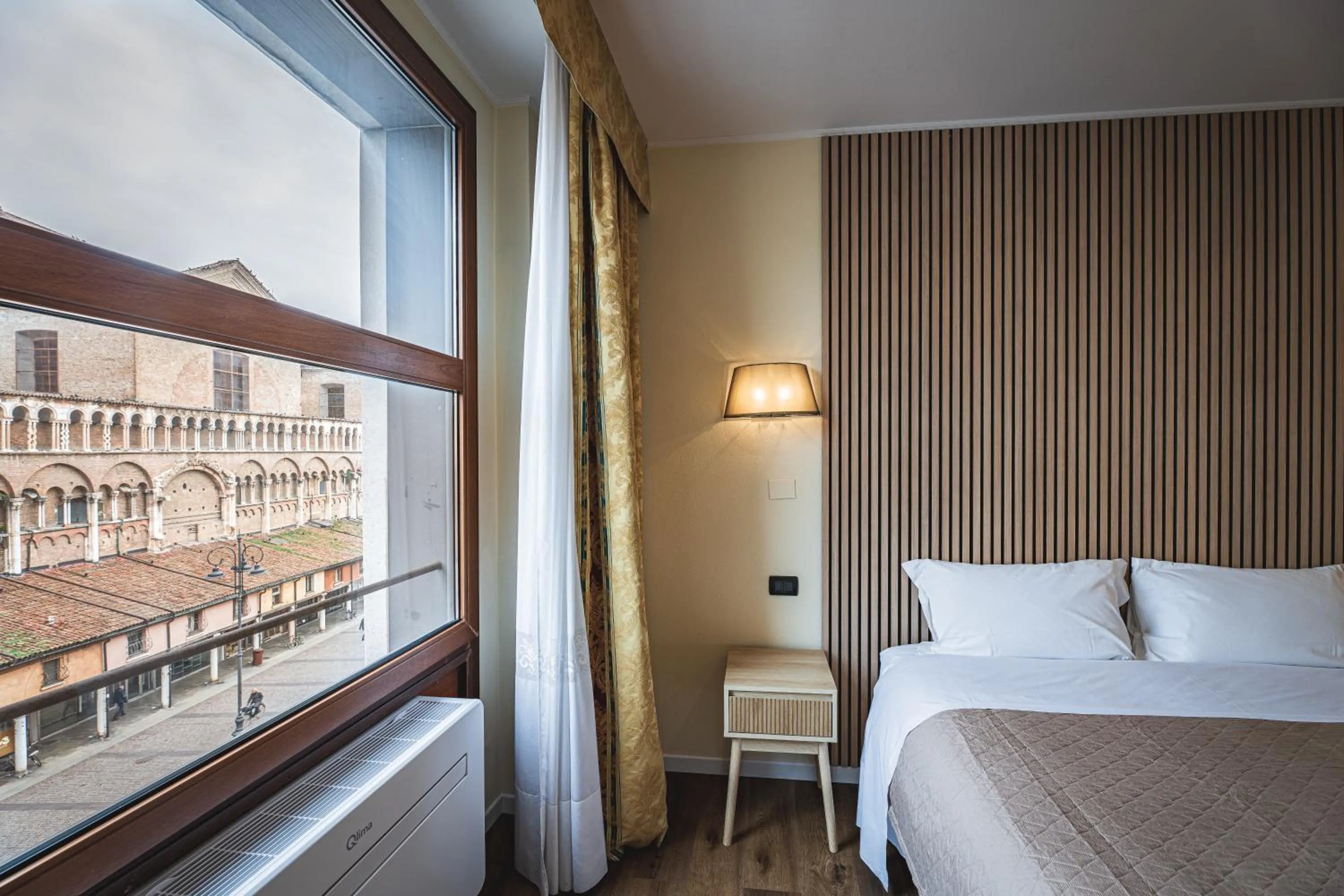 Photo of the whole room, Bed in THE DOME - Panoramic Rooms