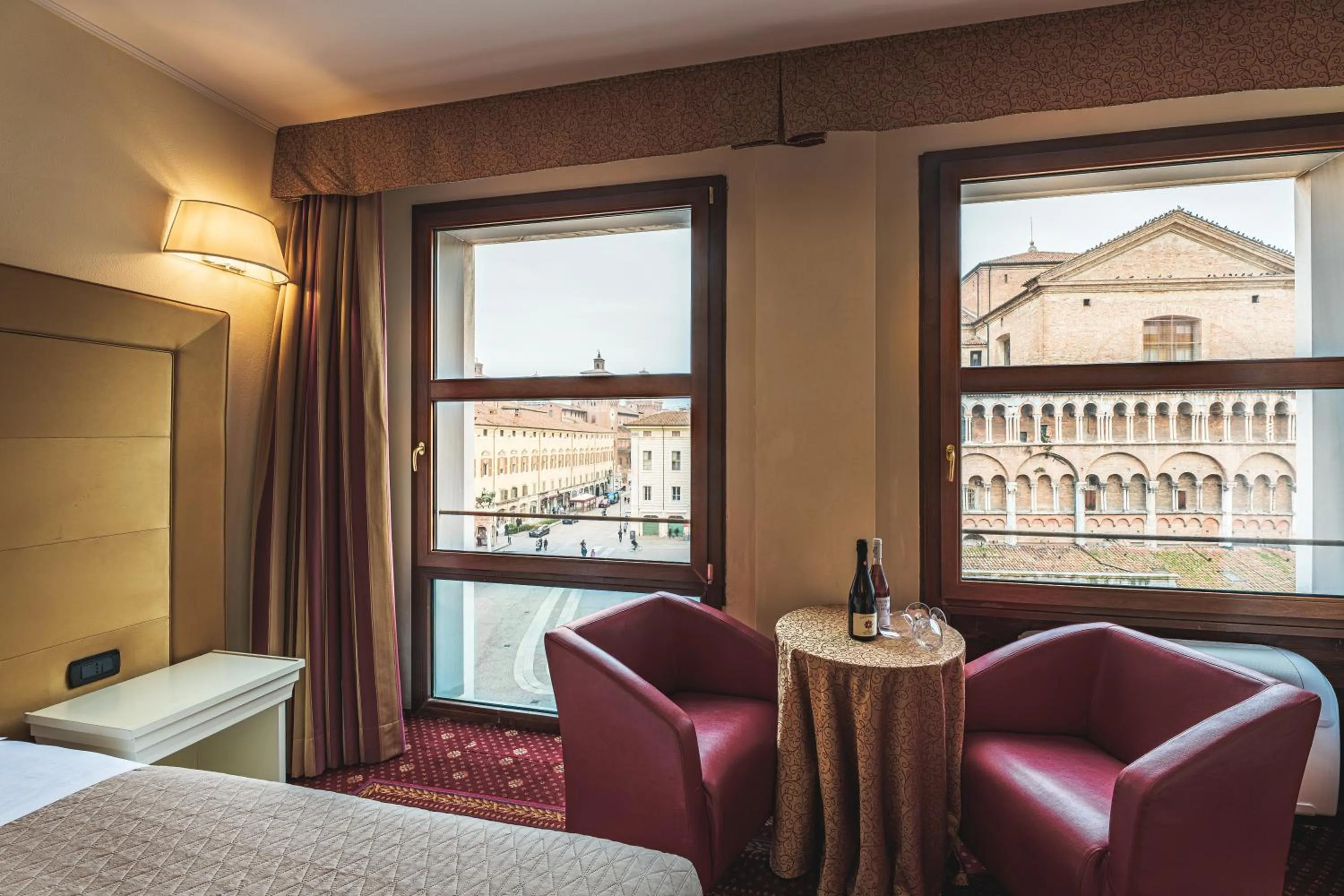 Photo of the whole room, Bed in THE DOME - Panoramic Rooms