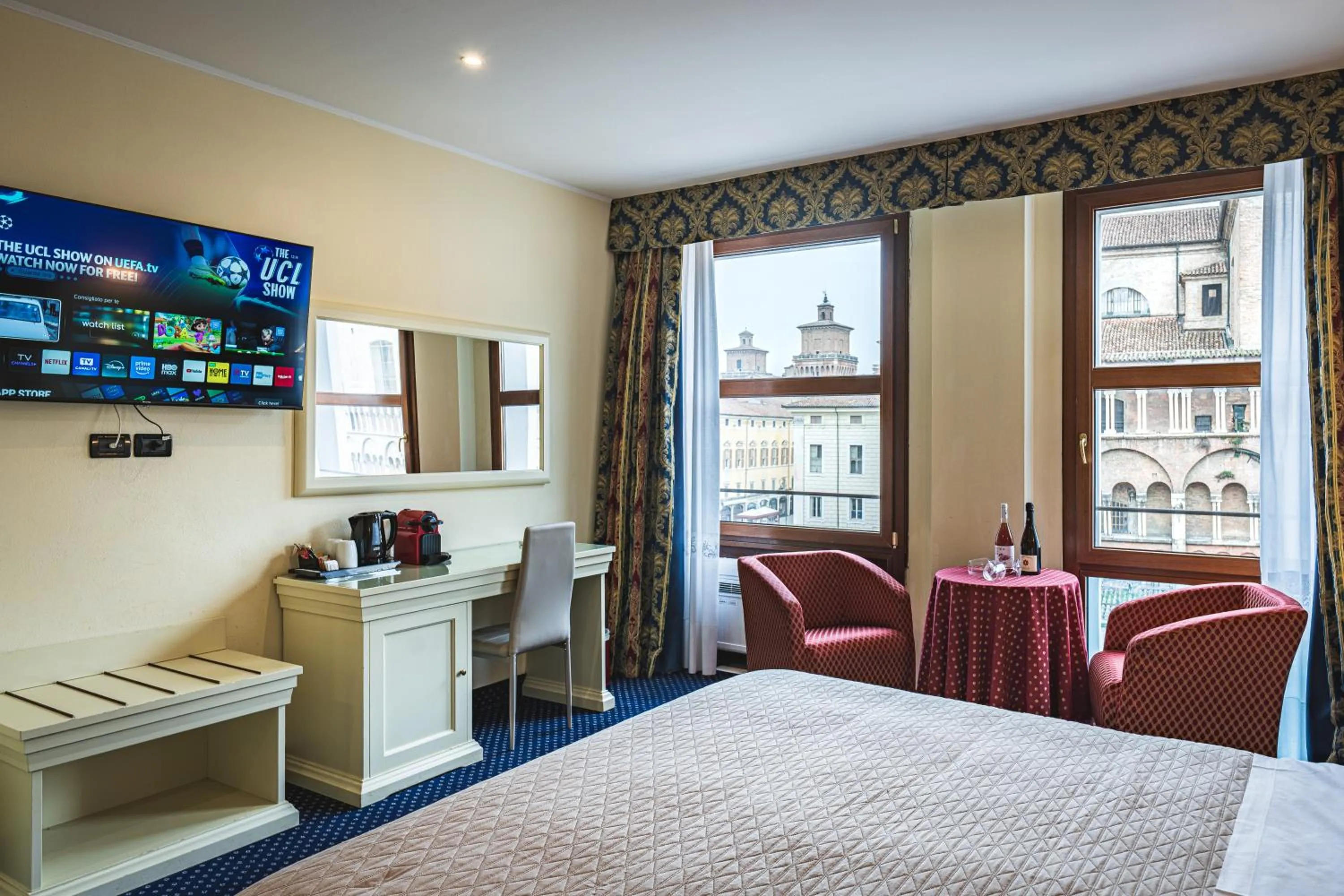 Photo of the whole room in THE DOME - Panoramic Rooms