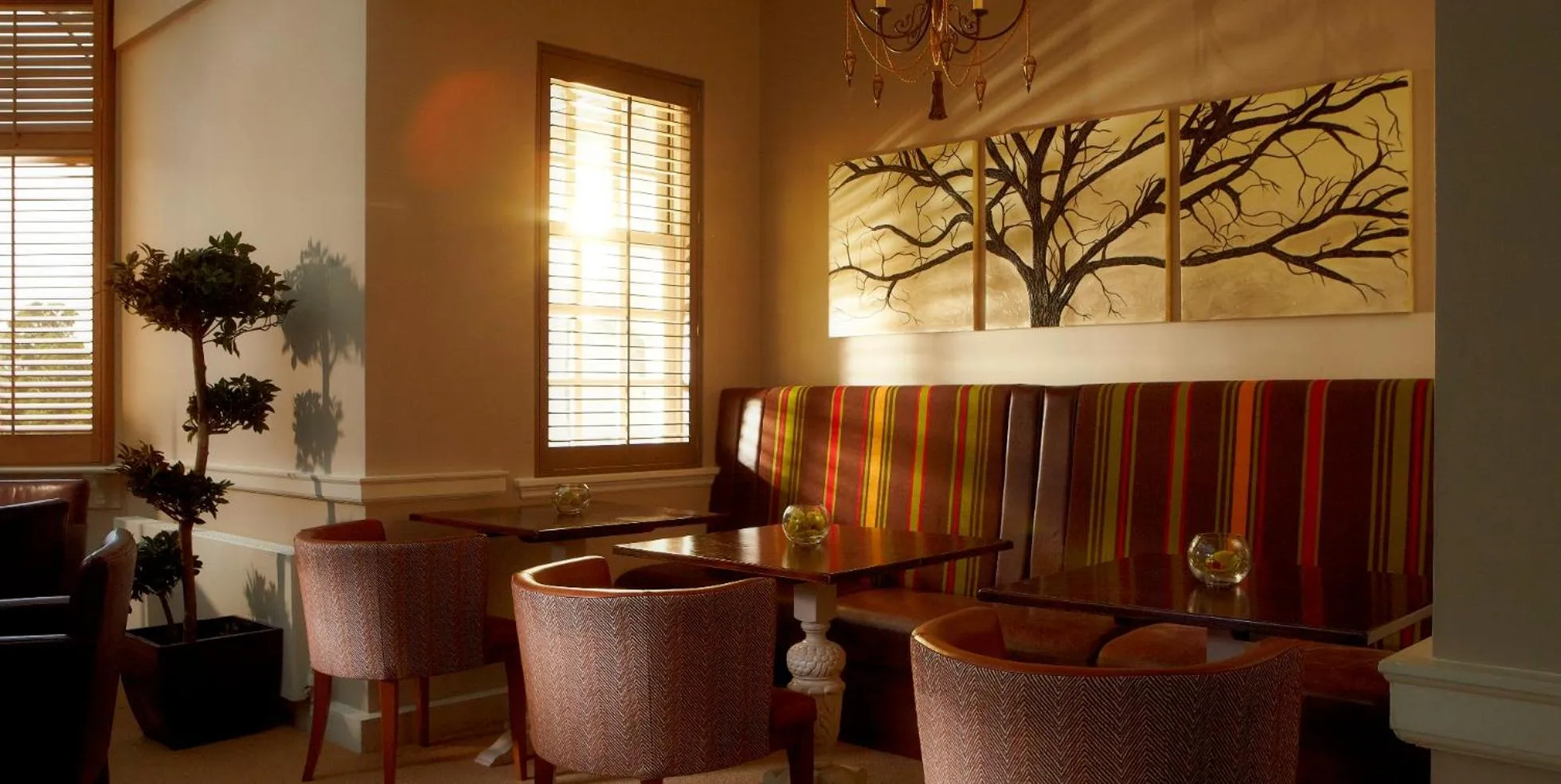 Lounge or bar in Brockencote Hall