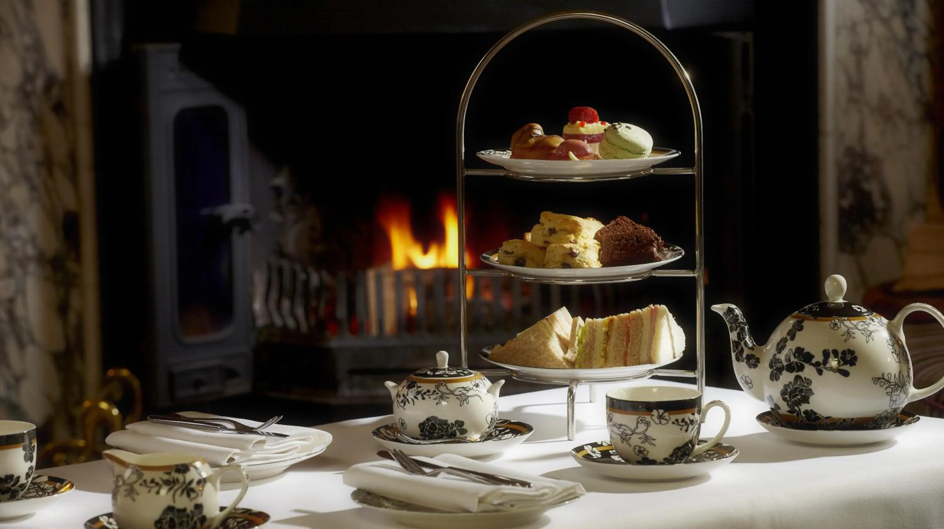 Library in Brockencote Hall