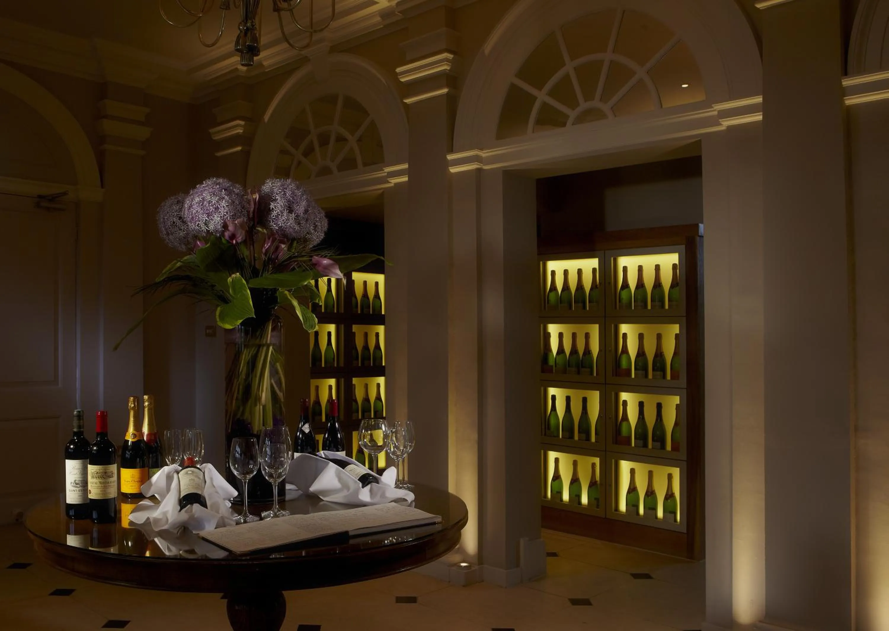 Restaurant/places to eat in Brockencote Hall