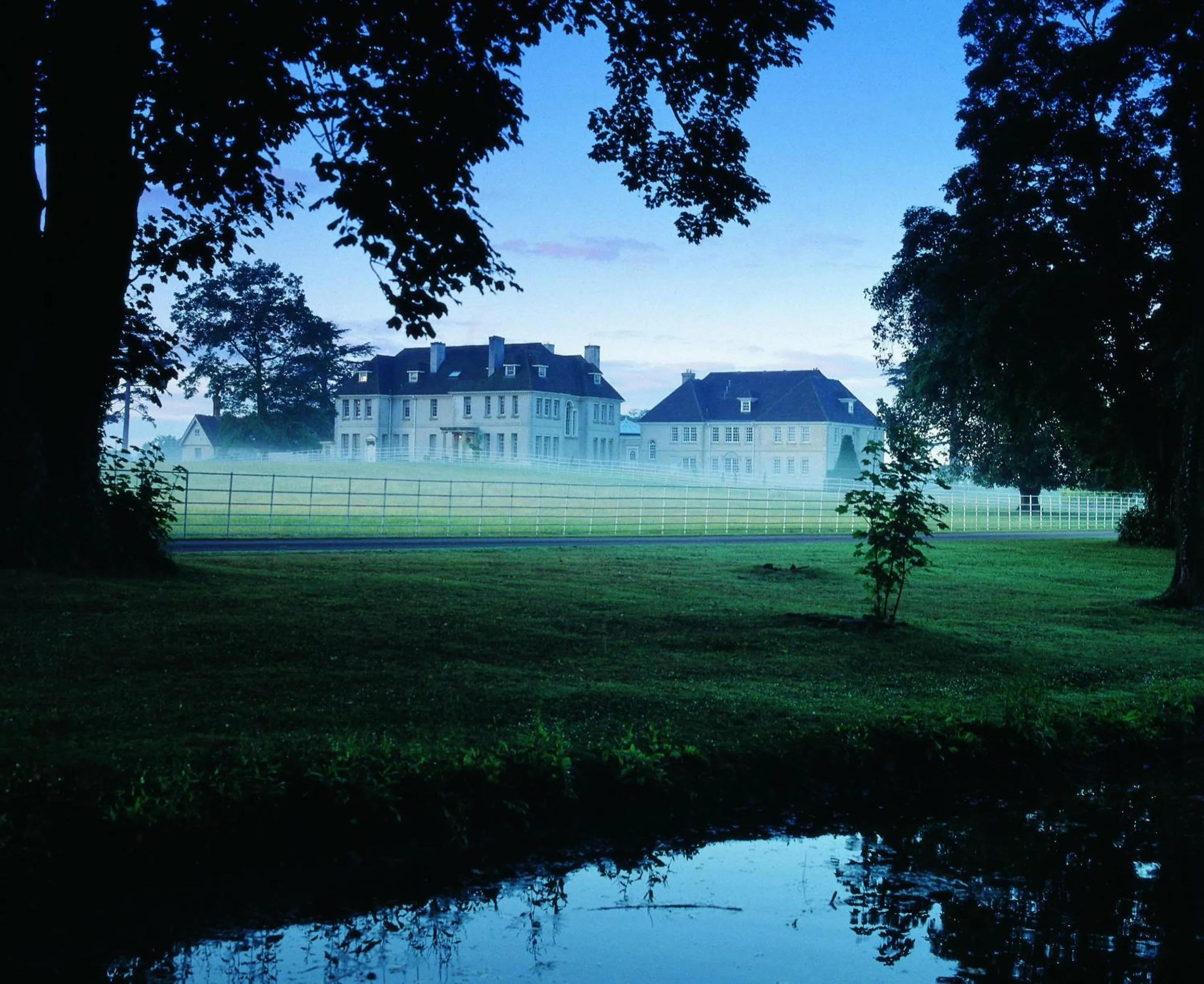 Facade/entrance in Brockencote Hall