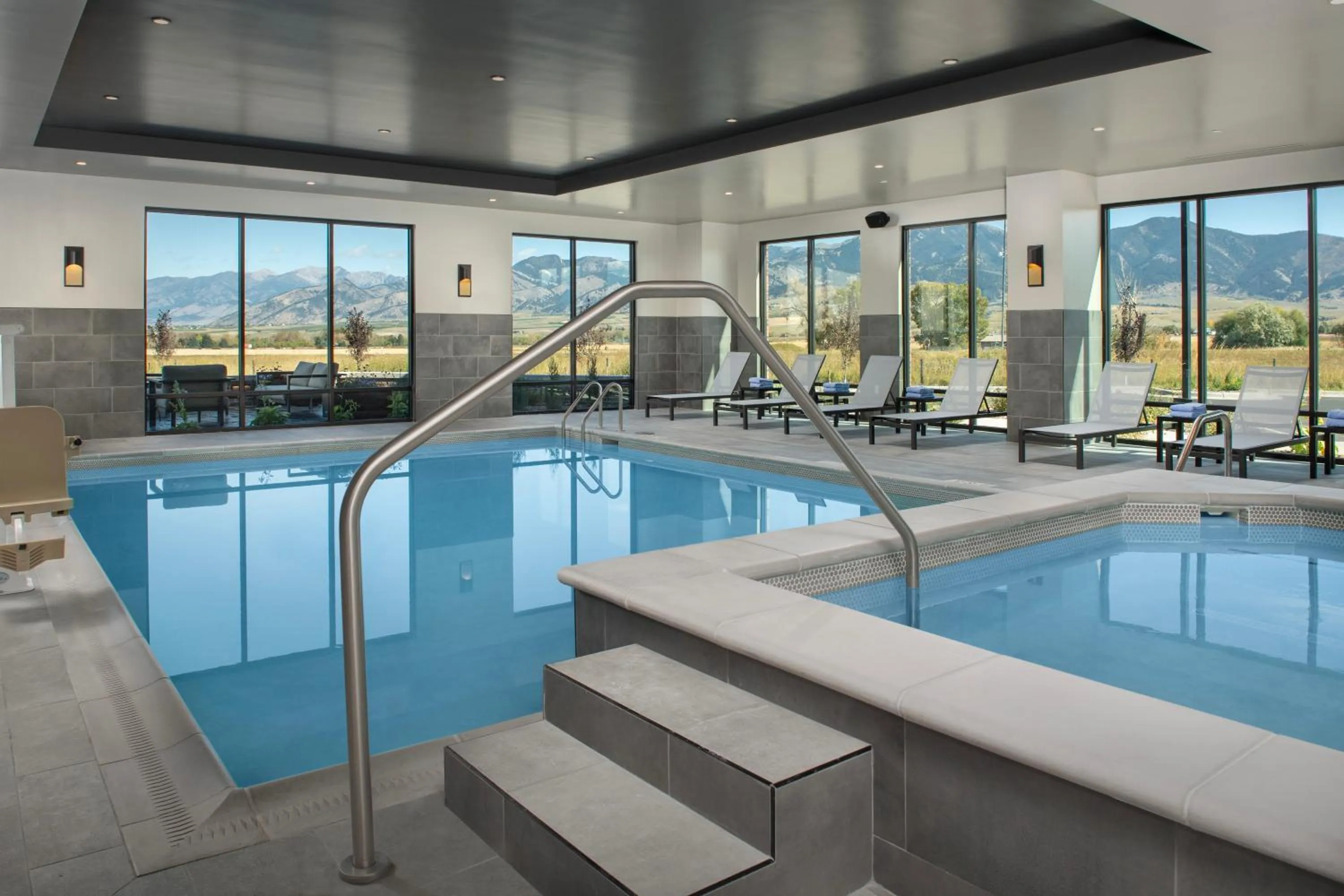 Swimming pool in Courtyard by Marriott Bozeman