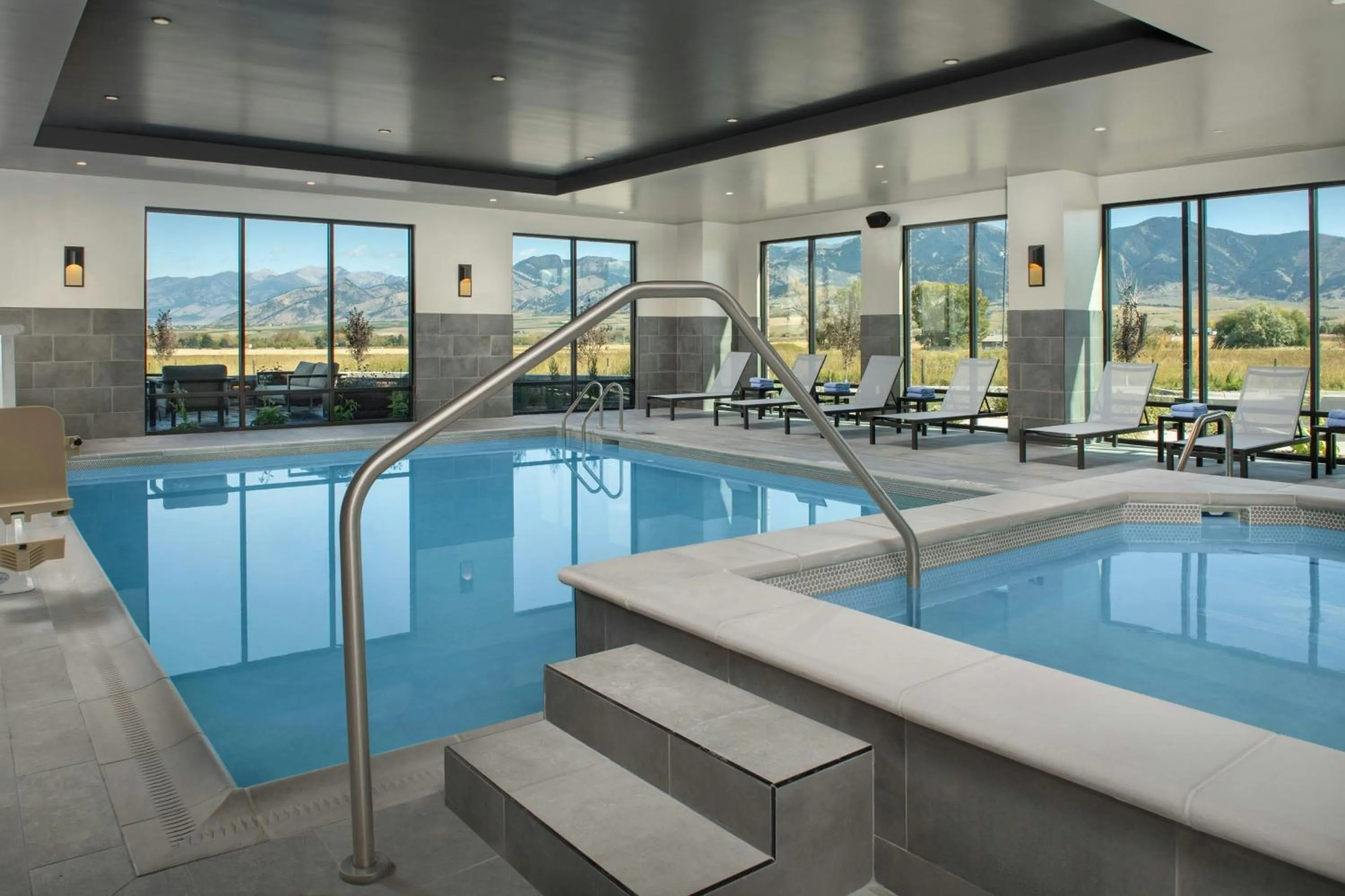 Swimming pool in Courtyard by Marriott Bozeman