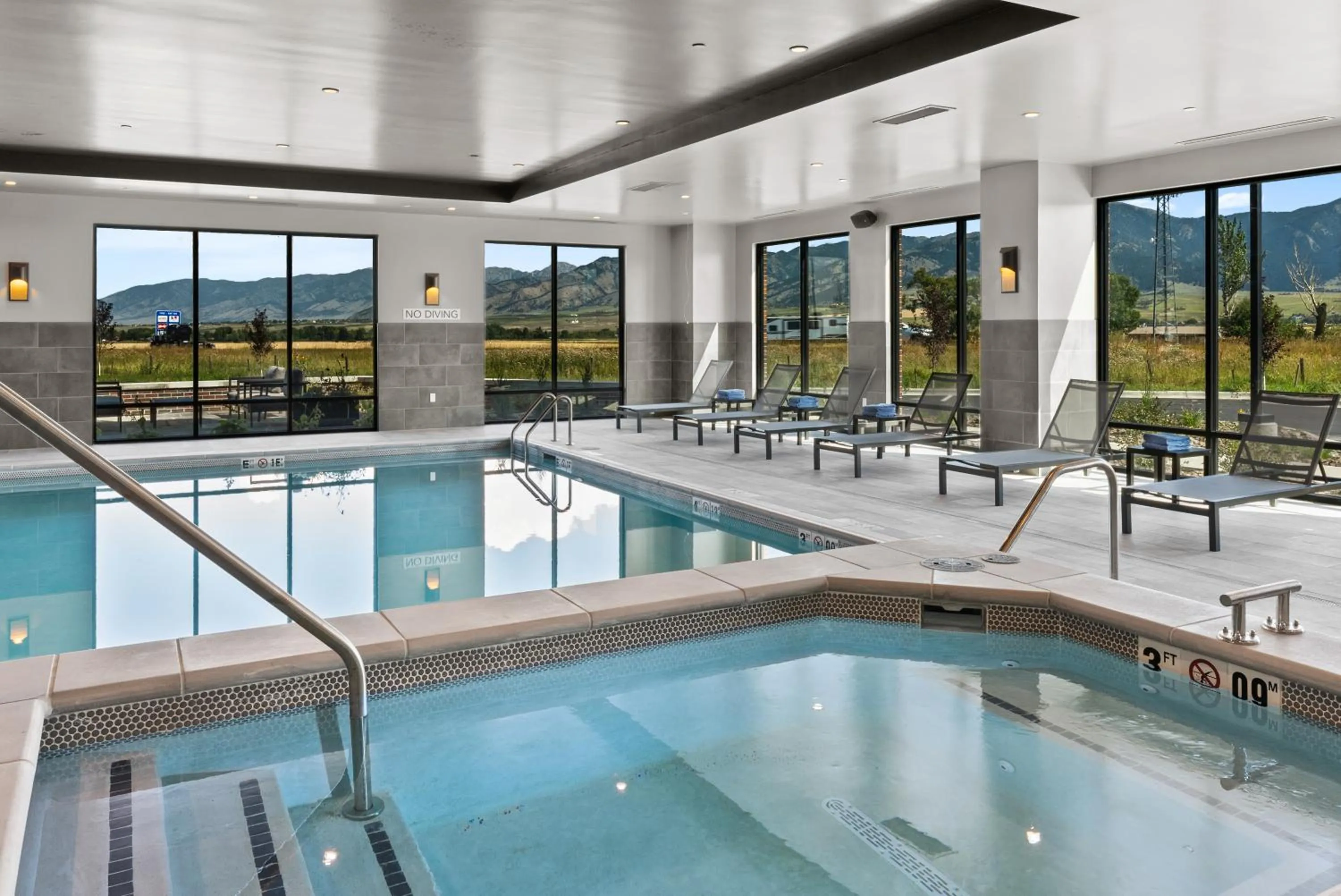 Swimming pool in Courtyard by Marriott Bozeman