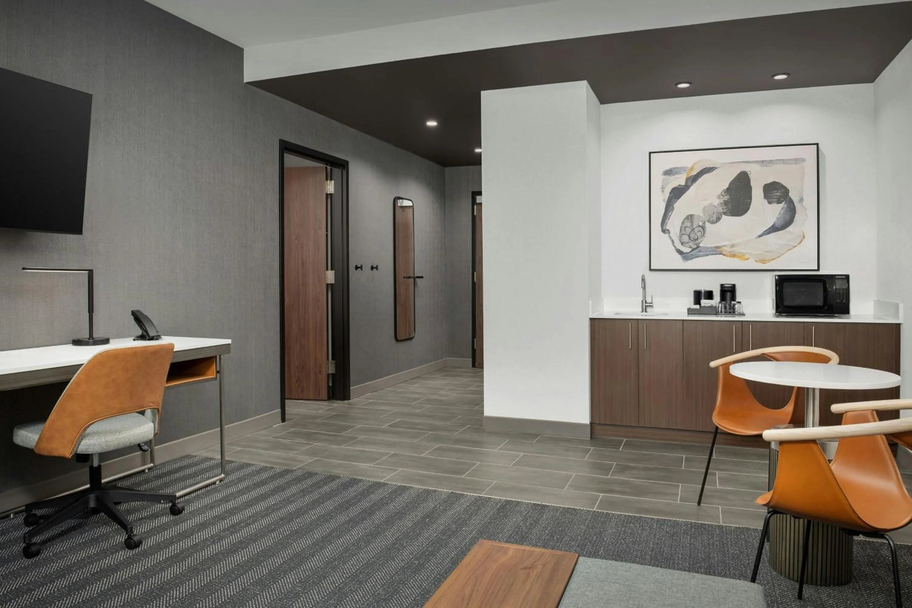 Living room in Courtyard by Marriott Bozeman