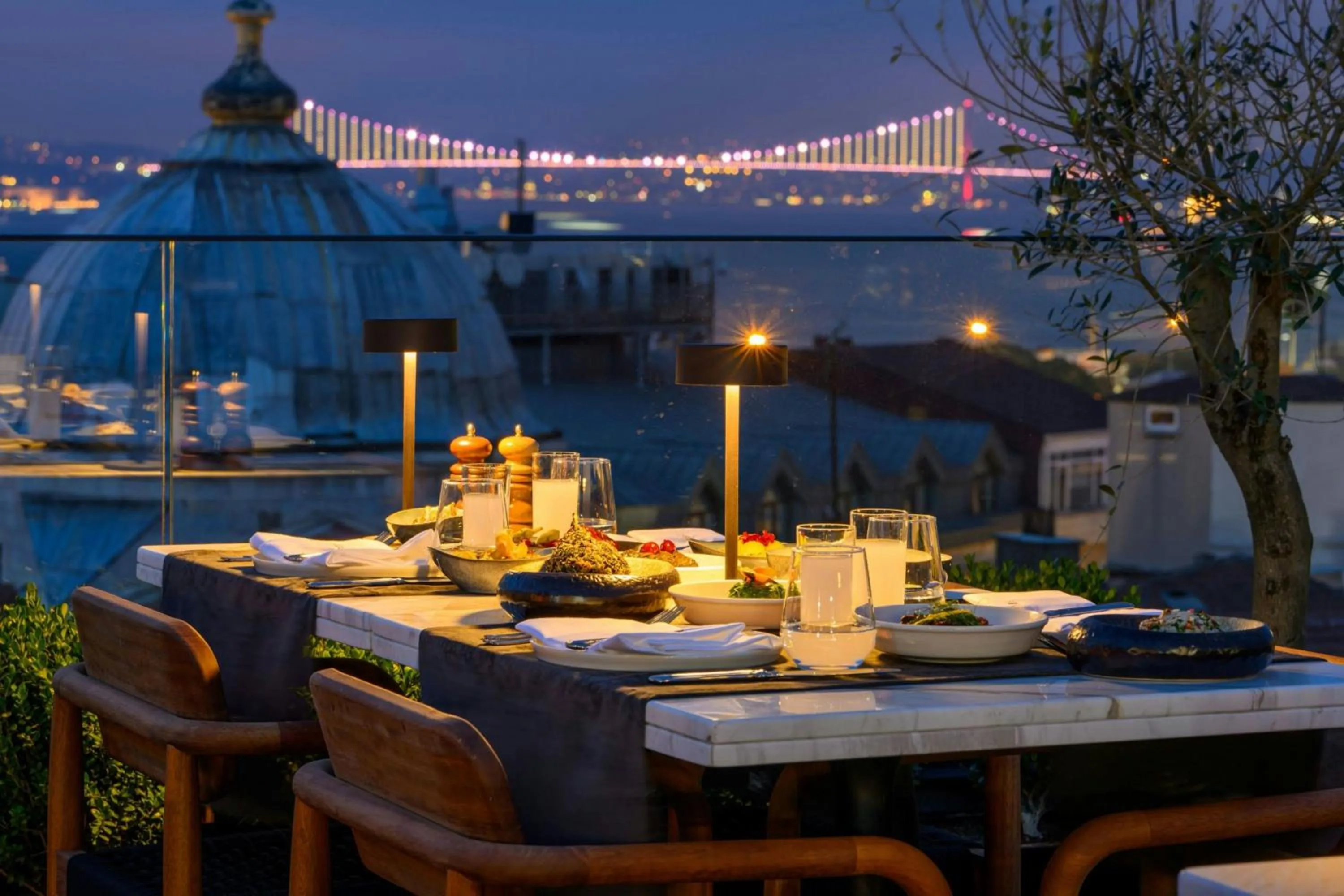 Restaurant/places to eat in Orient Occident Hotel Istanbul, Autograph Collection