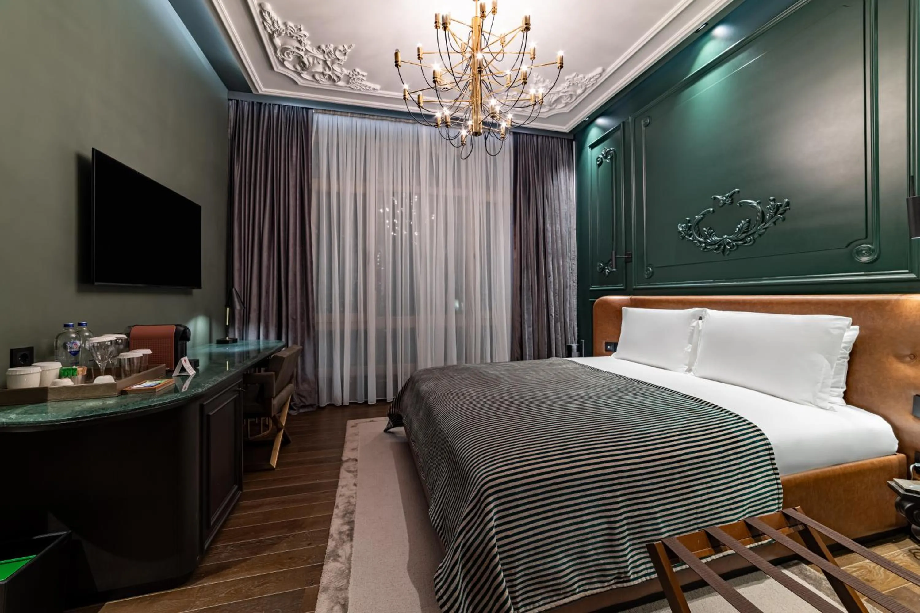 Bedroom, Bed in Orient Occident Hotel Istanbul, Autograph Collection
