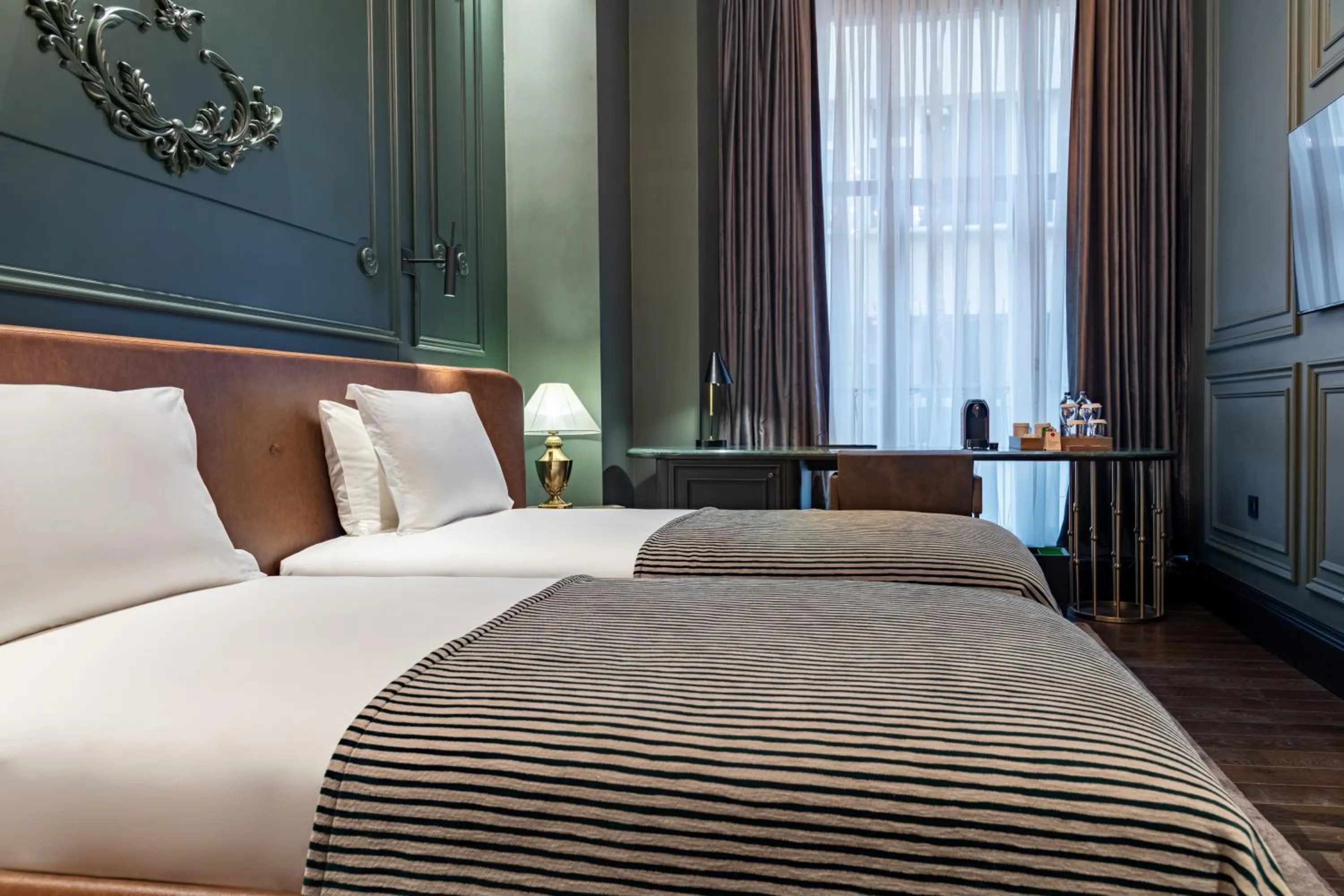 Bedroom, Bed in Orient Occident Hotel Istanbul, Autograph Collection