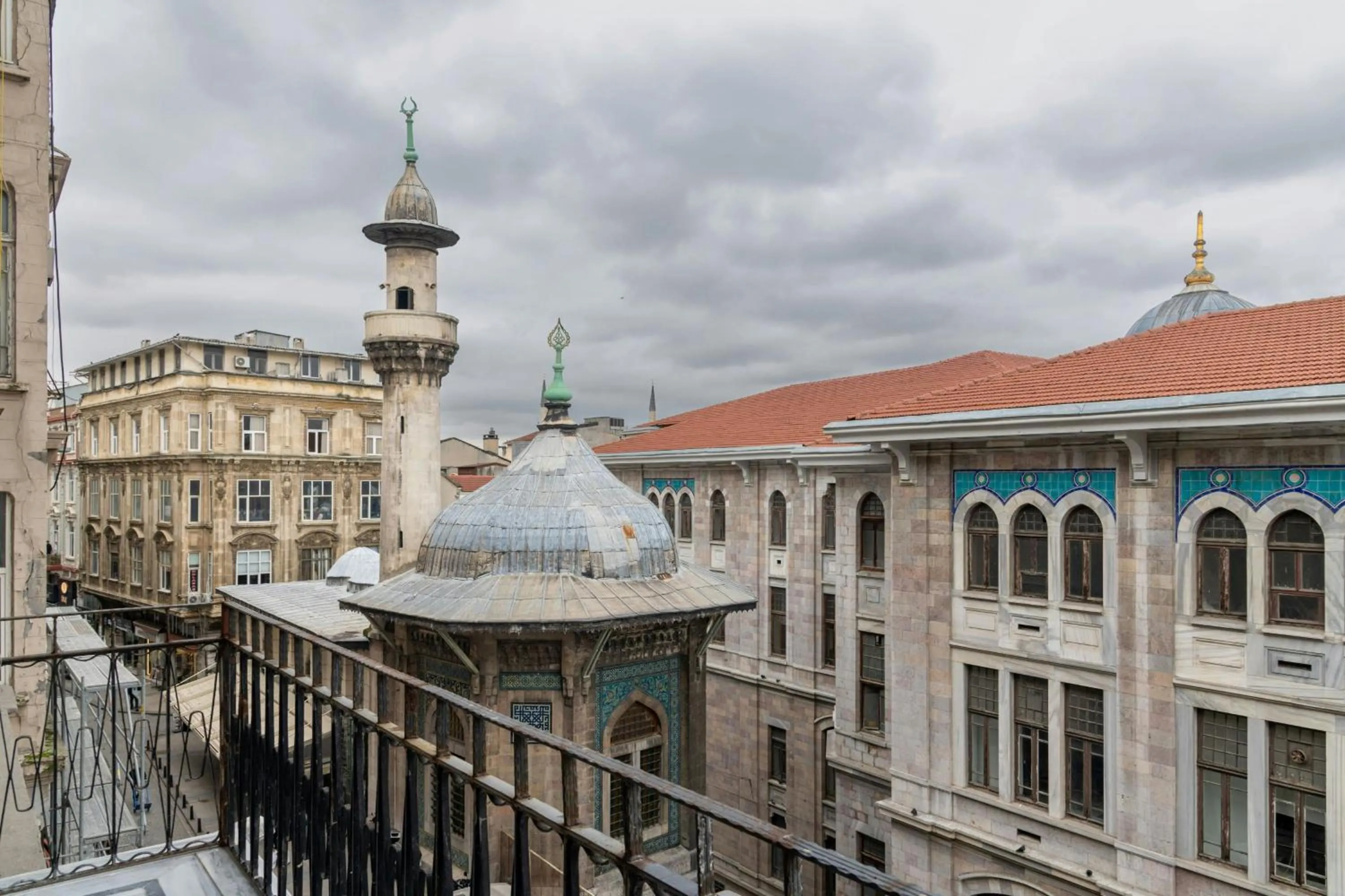 Photo of the whole room in Orient Occident Hotel Istanbul, Autograph Collection