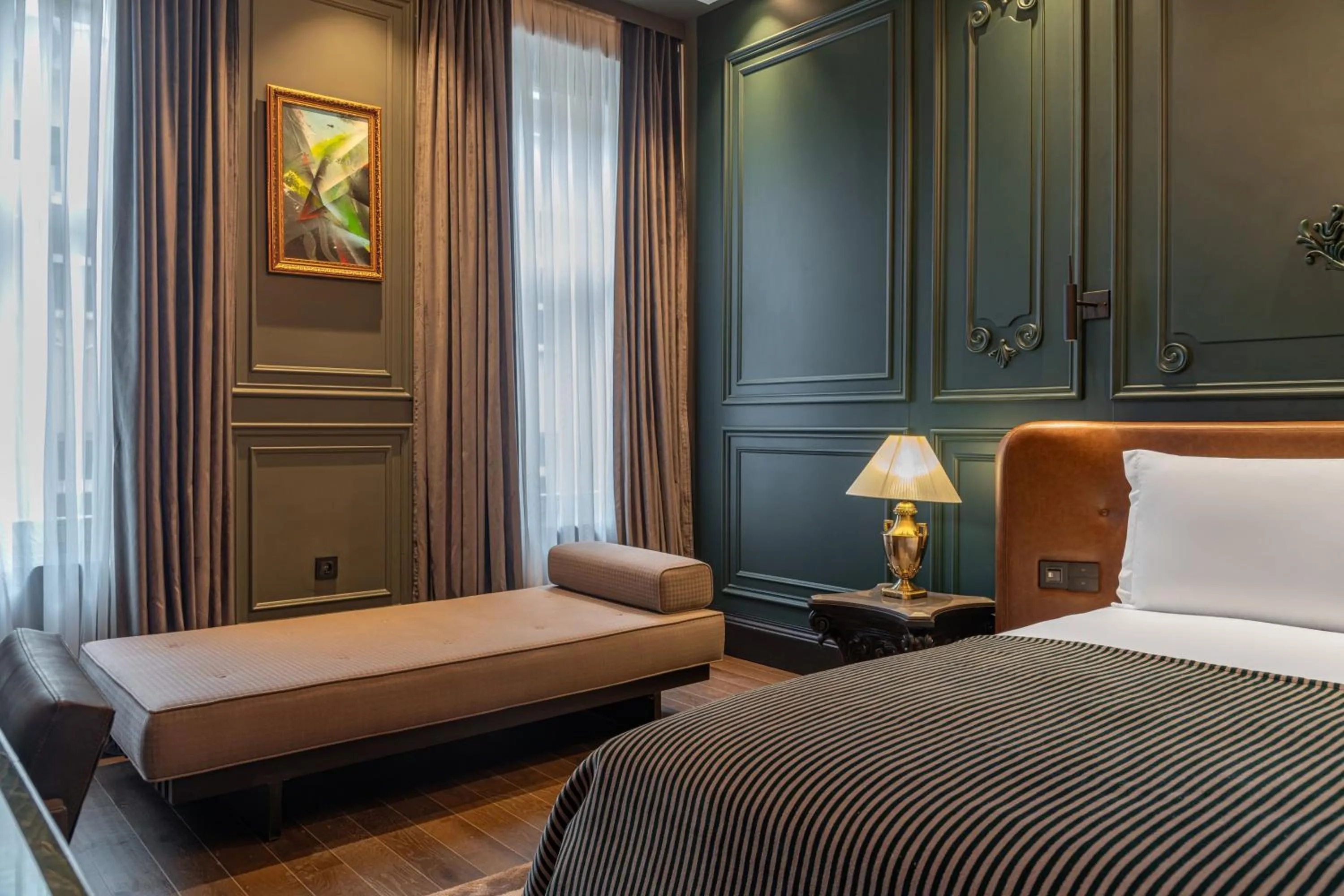 Bedroom, Bed in Orient Occident Hotel Istanbul, Autograph Collection