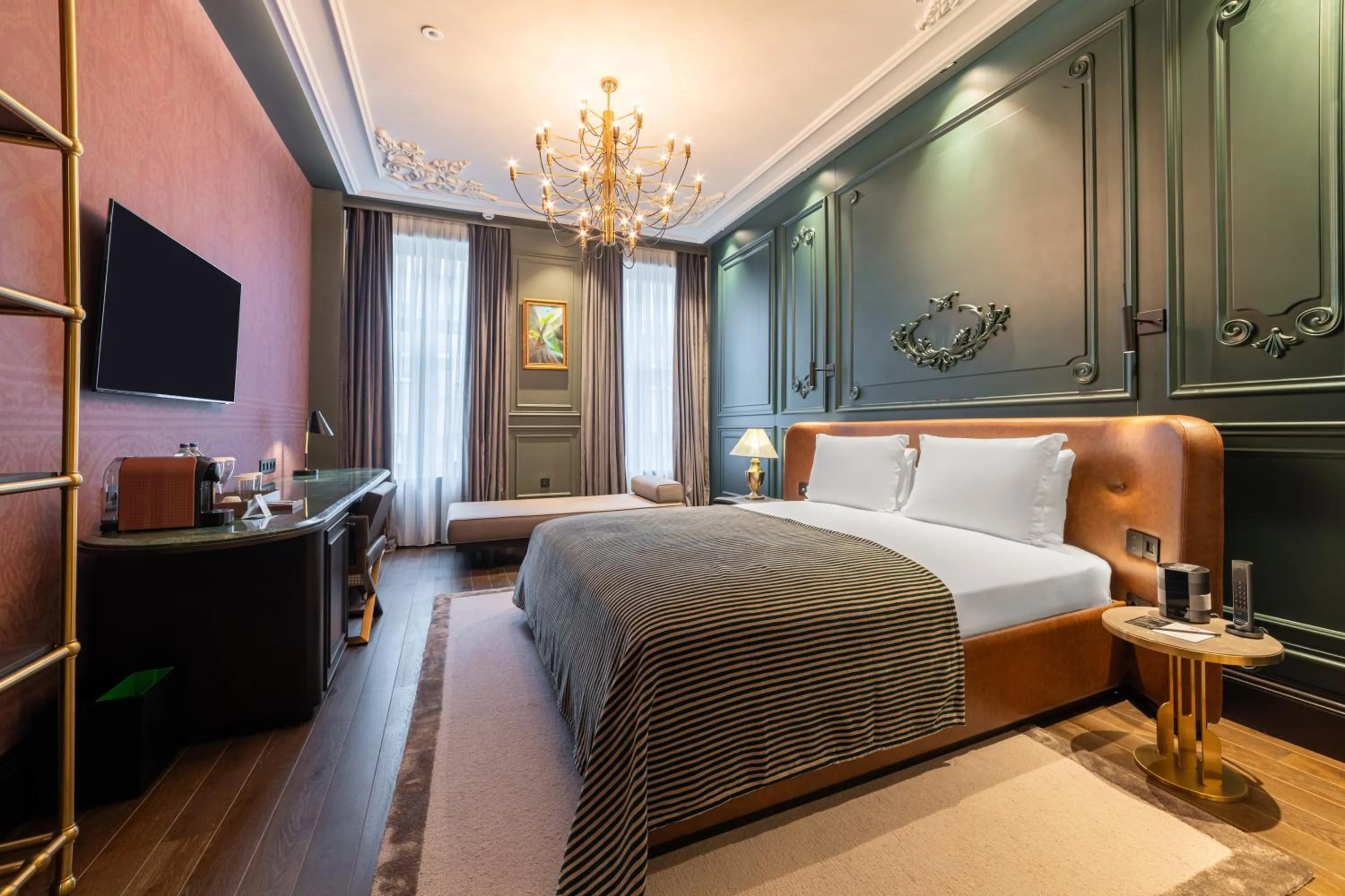 Bedroom, Bed in Orient Occident Hotel Istanbul, Autograph Collection