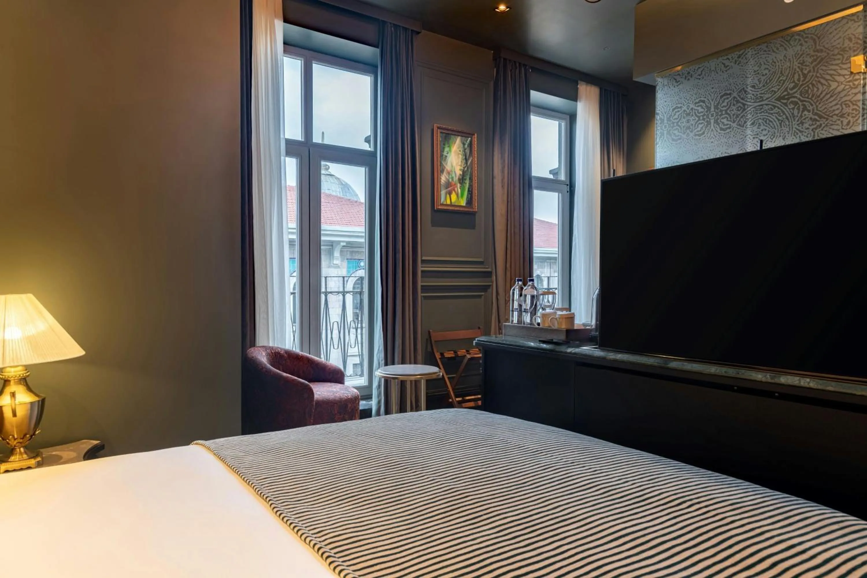 Photo of the whole room, Bed in Orient Occident Hotel Istanbul, Autograph Collection