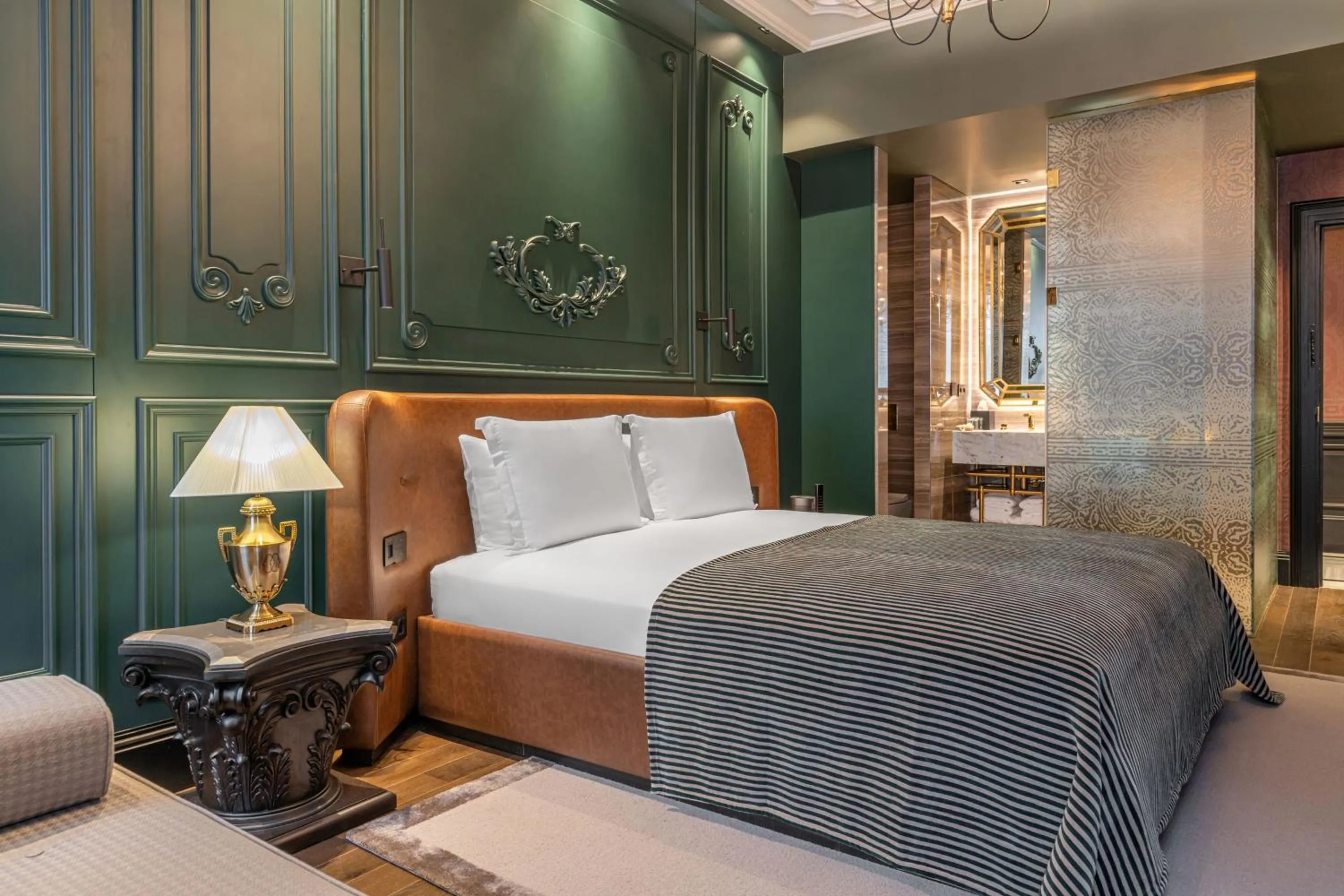 Bedroom, Bed in Orient Occident Hotel Istanbul, Autograph Collection