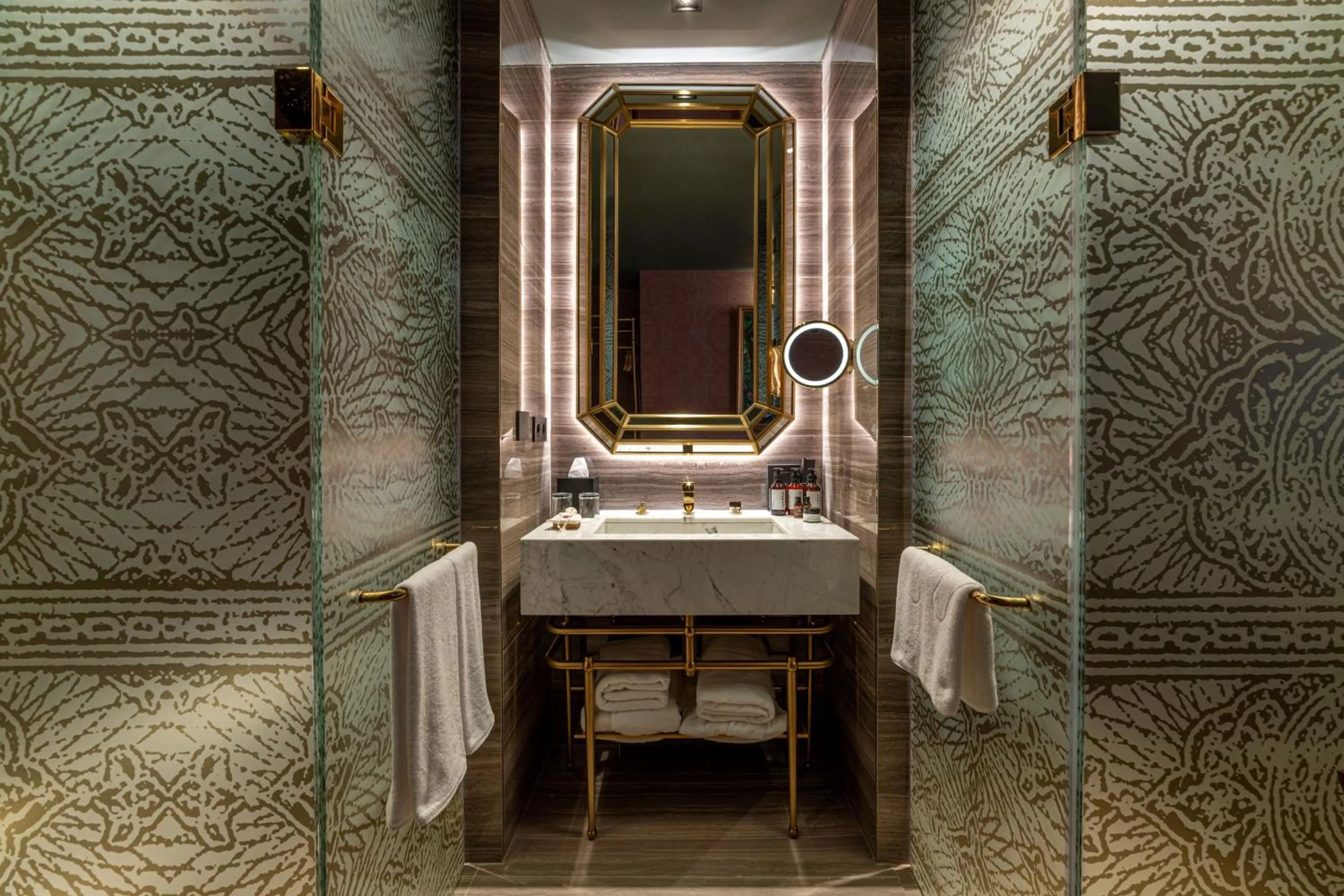 Bathroom in Orient Occident Hotel Istanbul, Autograph Collection